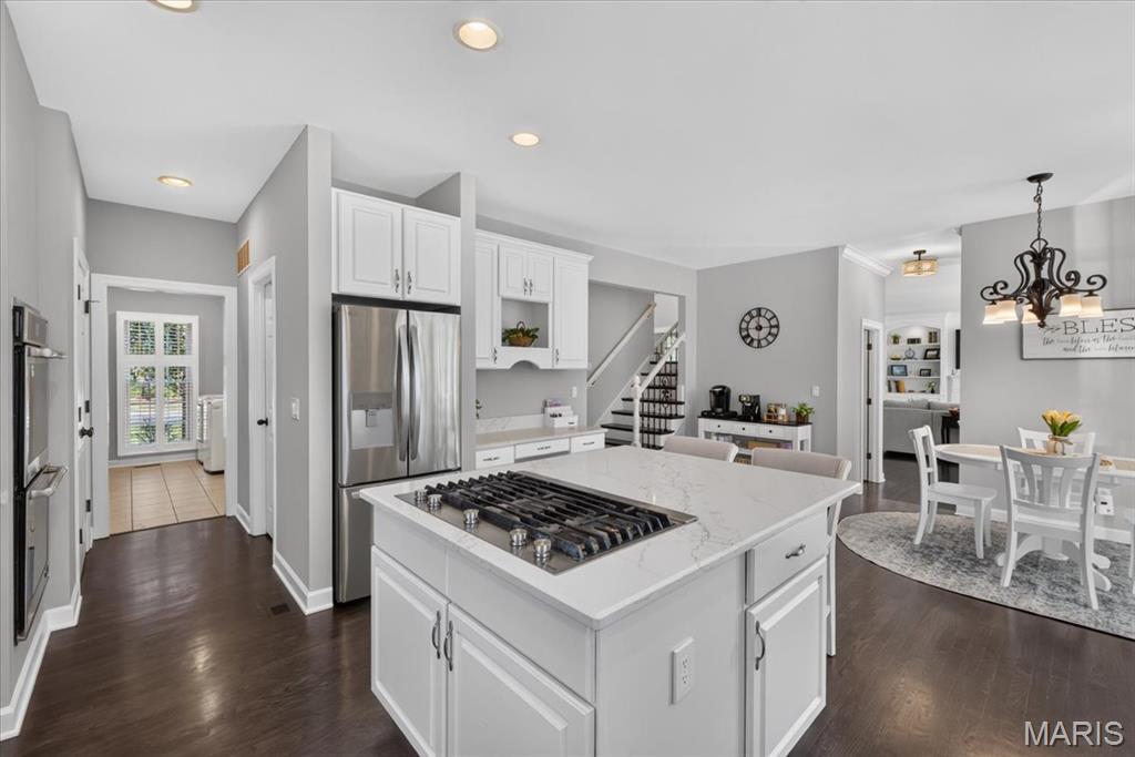 17915 White Robin Court