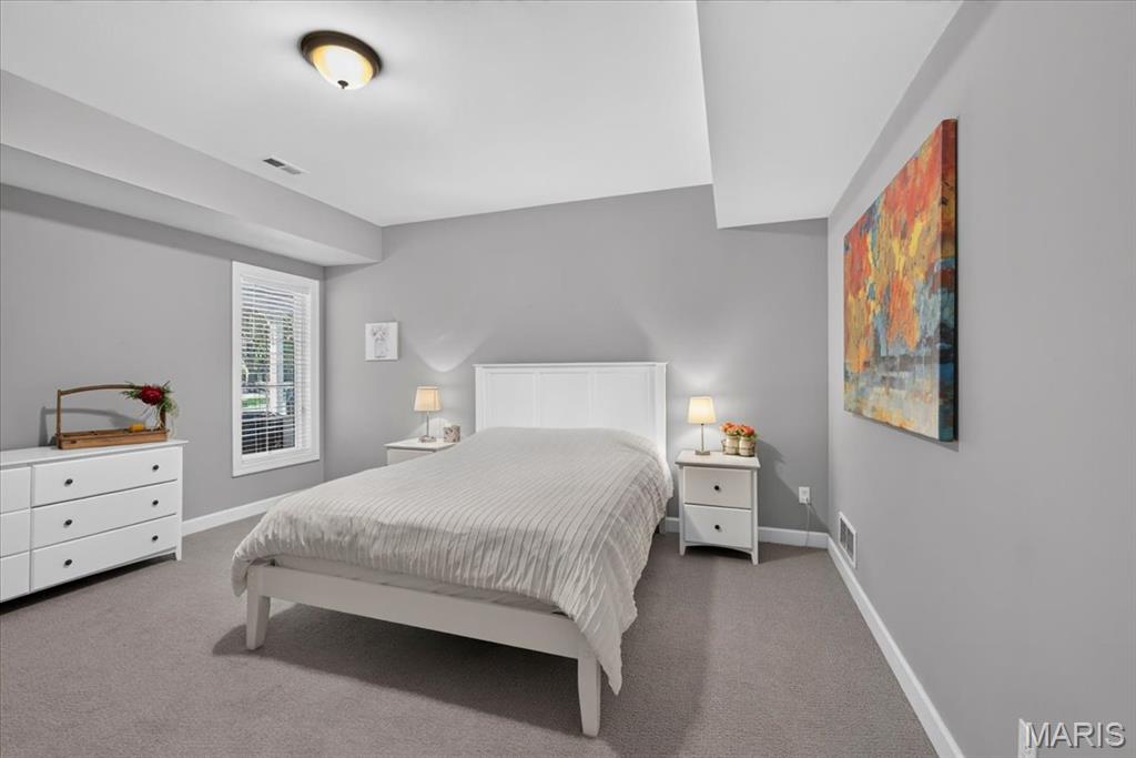 17915 White Robin Court