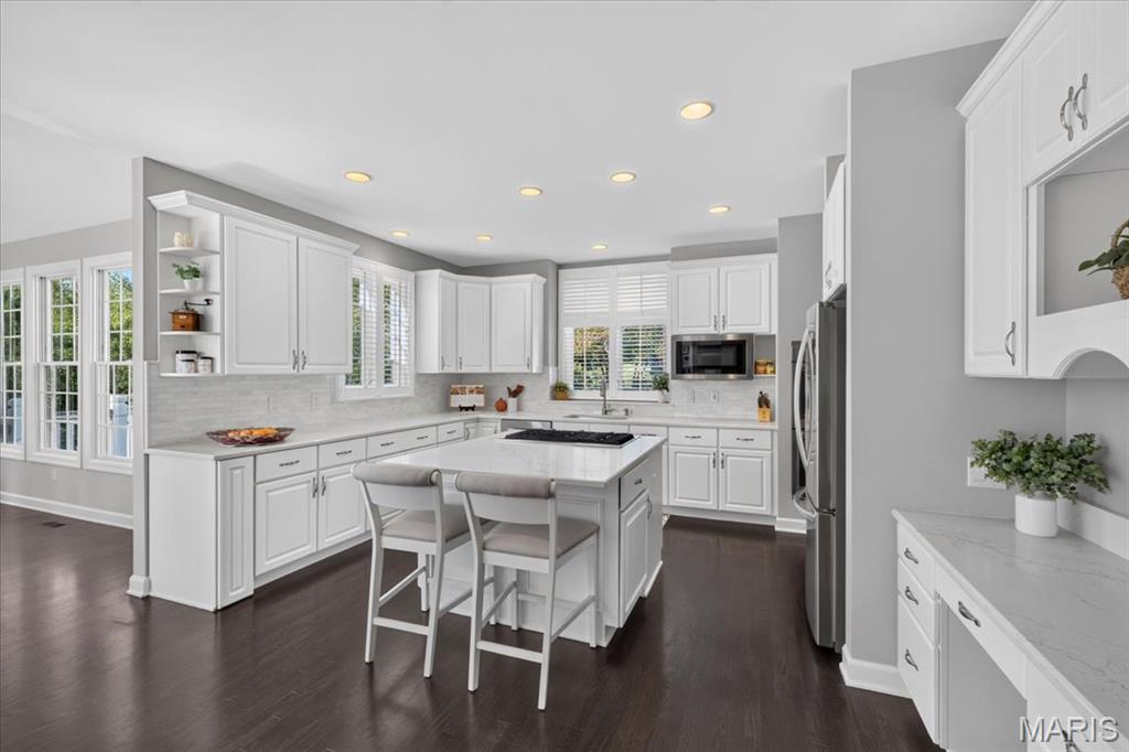 17915 White Robin Court