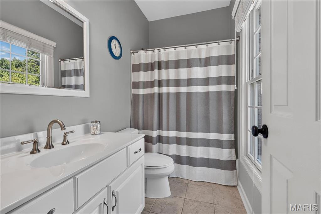 17915 White Robin Court