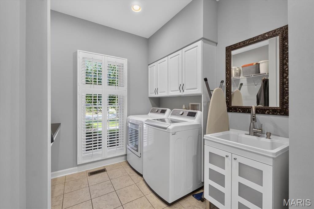 17915 White Robin Court