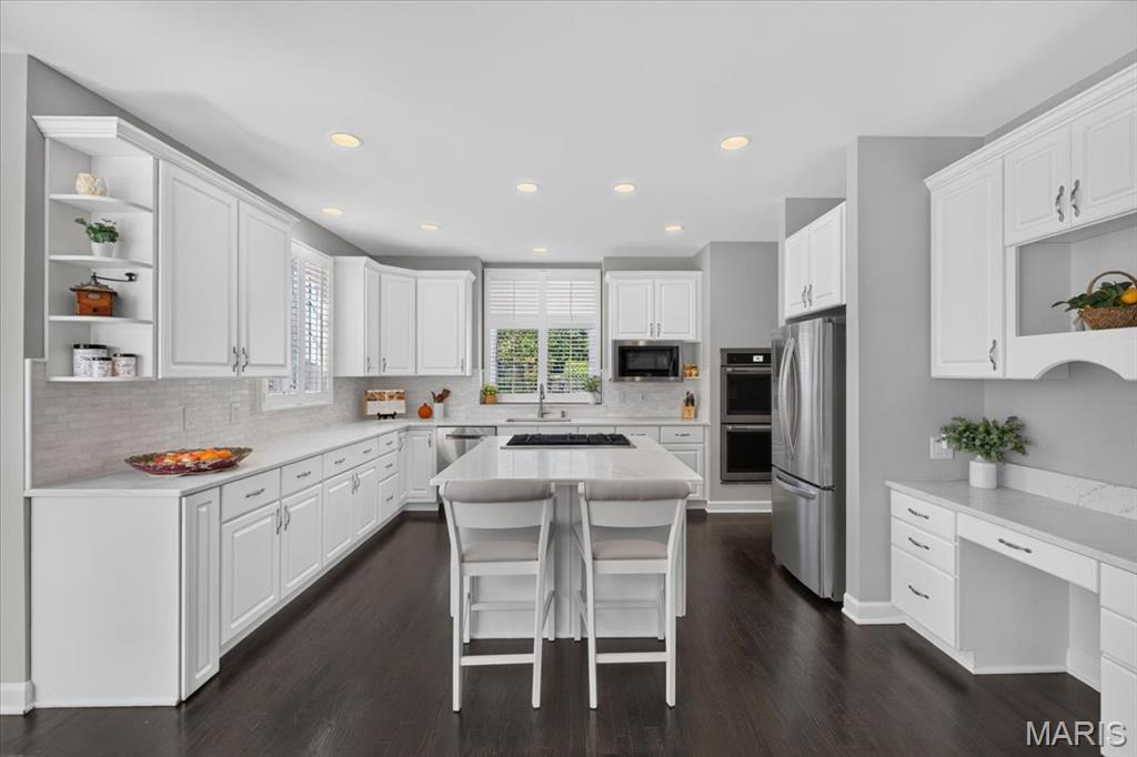 17915 White Robin Court