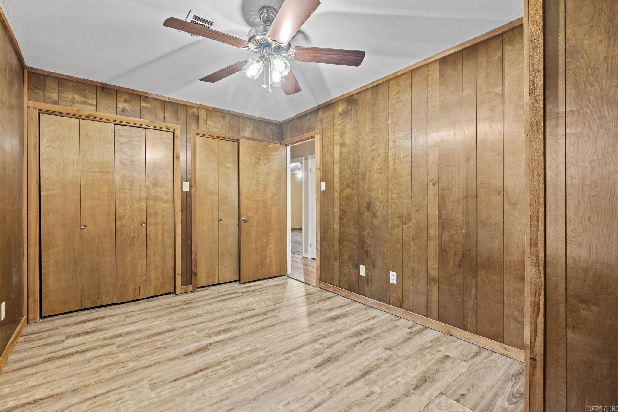 111 N Summit Dr