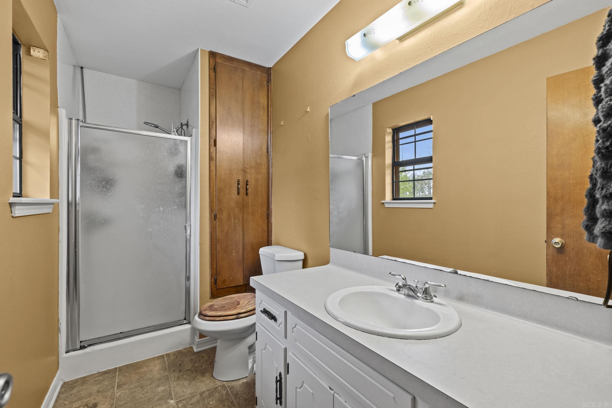 111 N Summit Dr