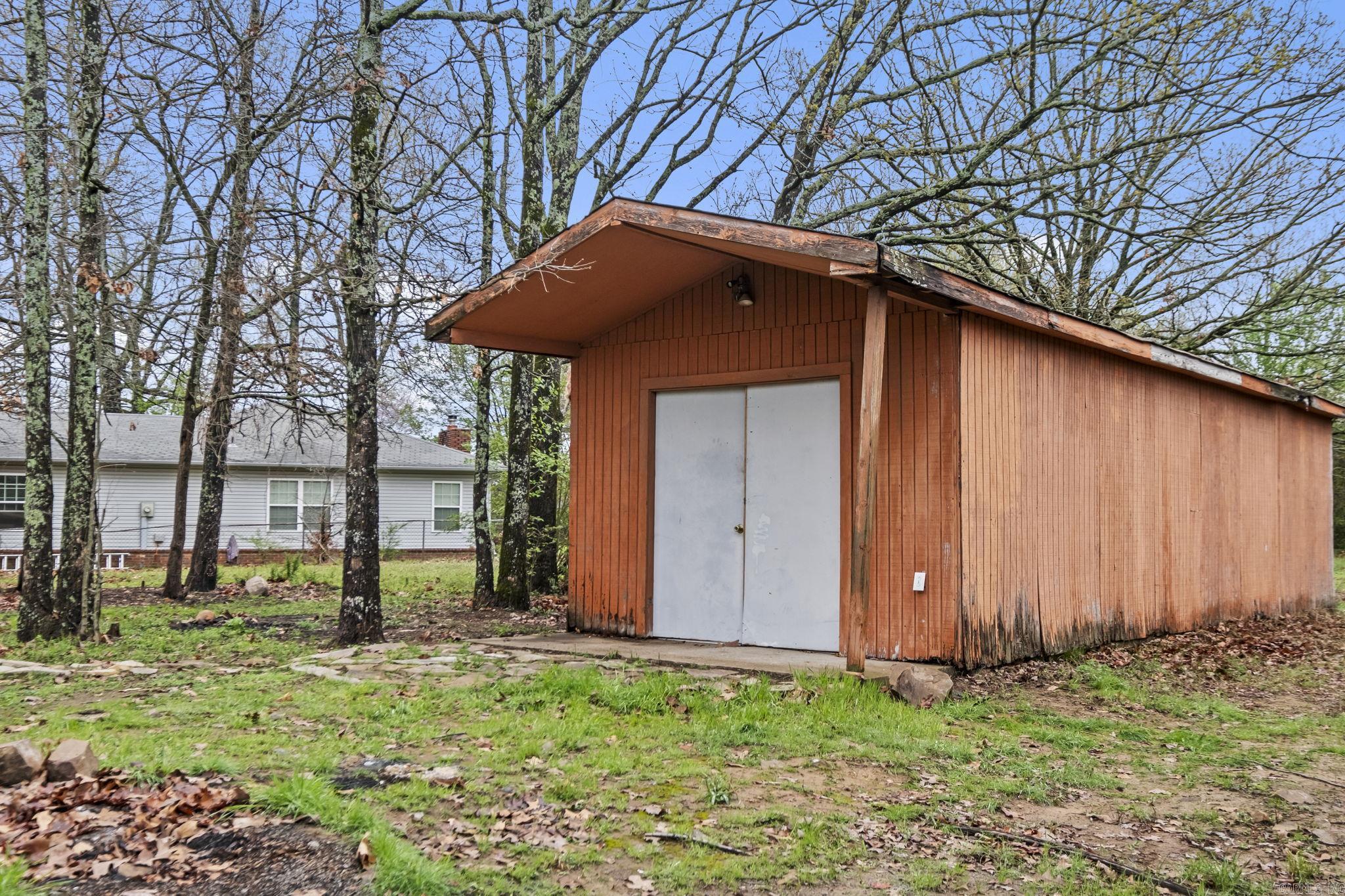 111 N Summit Dr