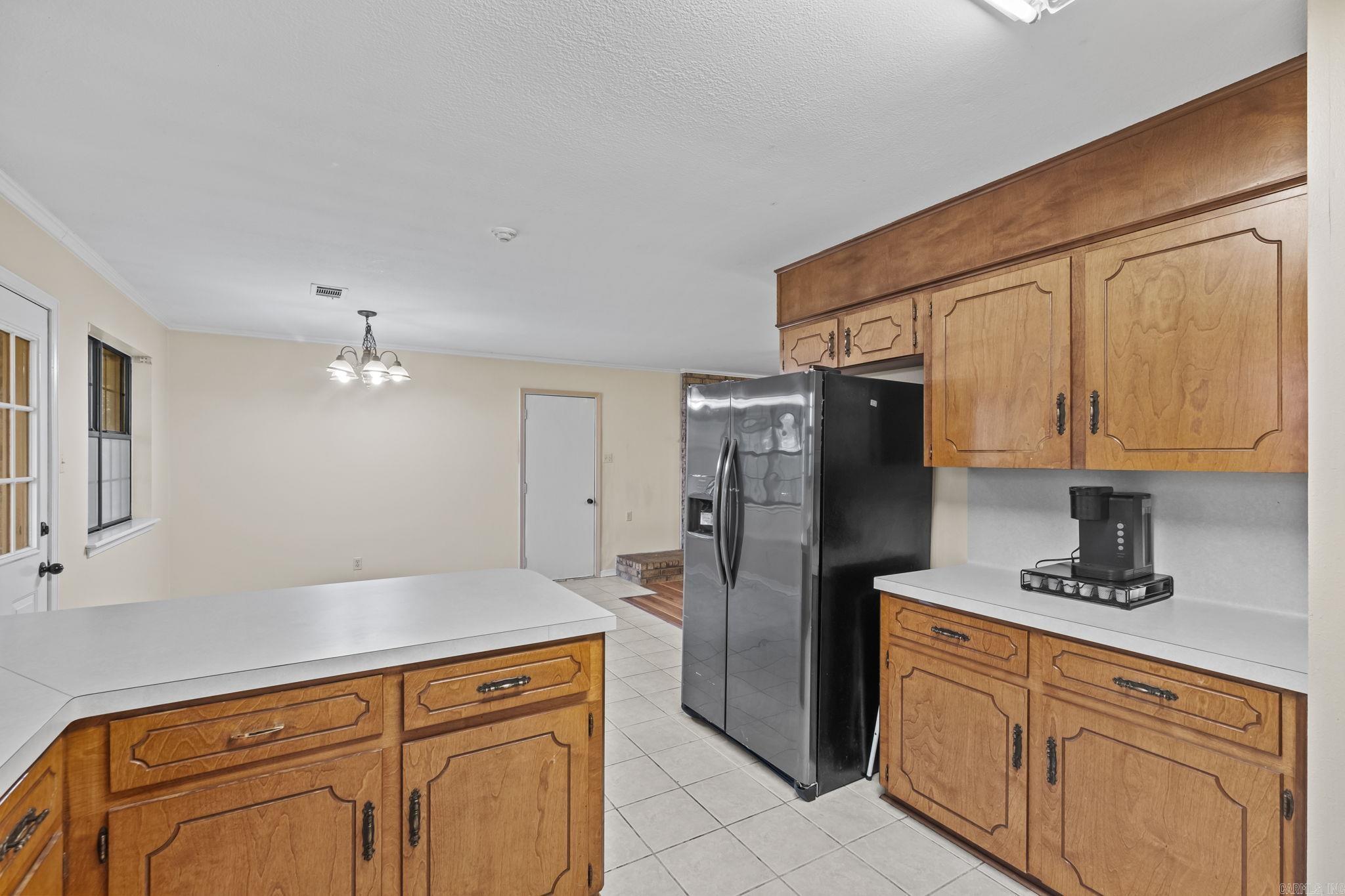 111 N Summit Dr