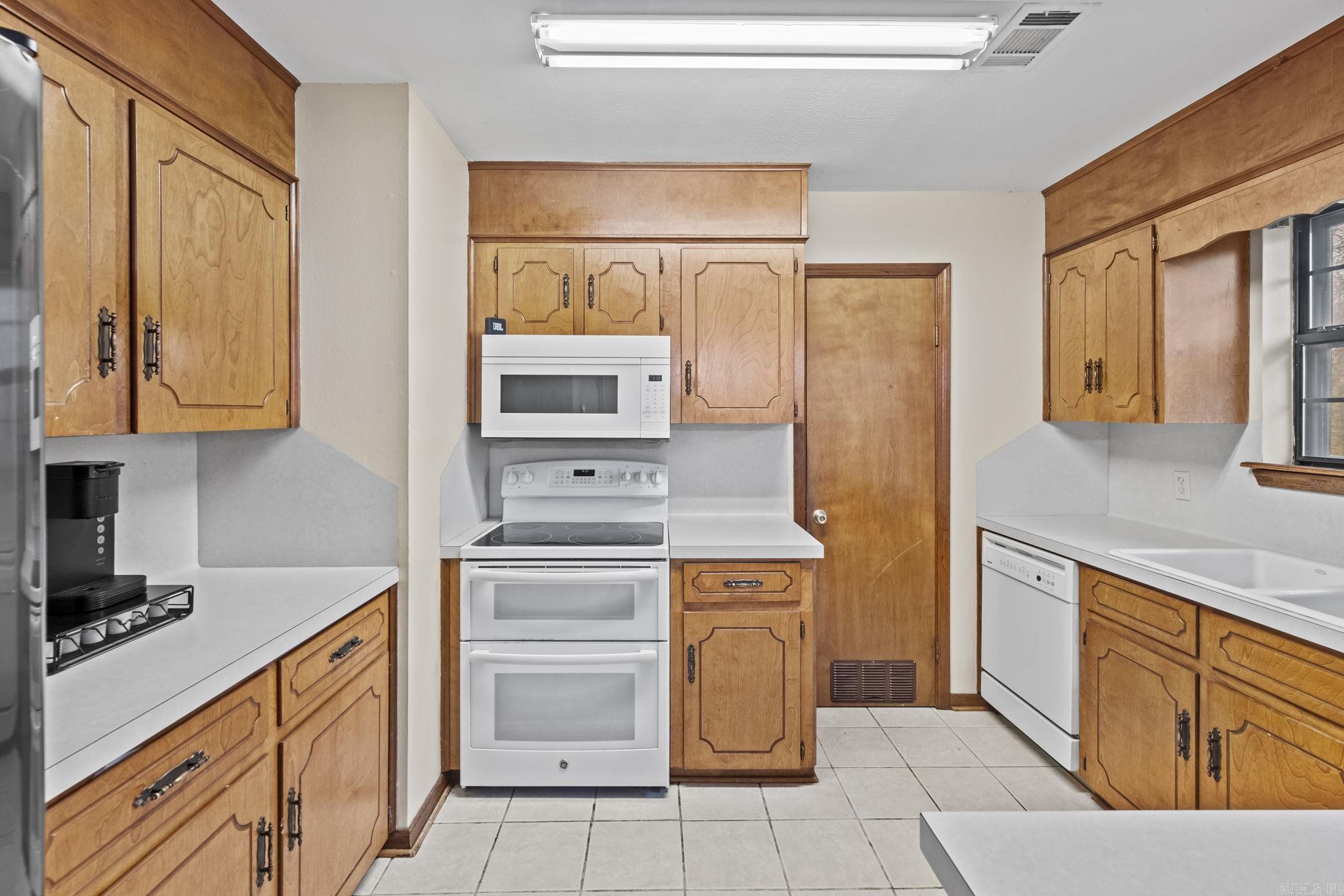 111 N Summit Dr