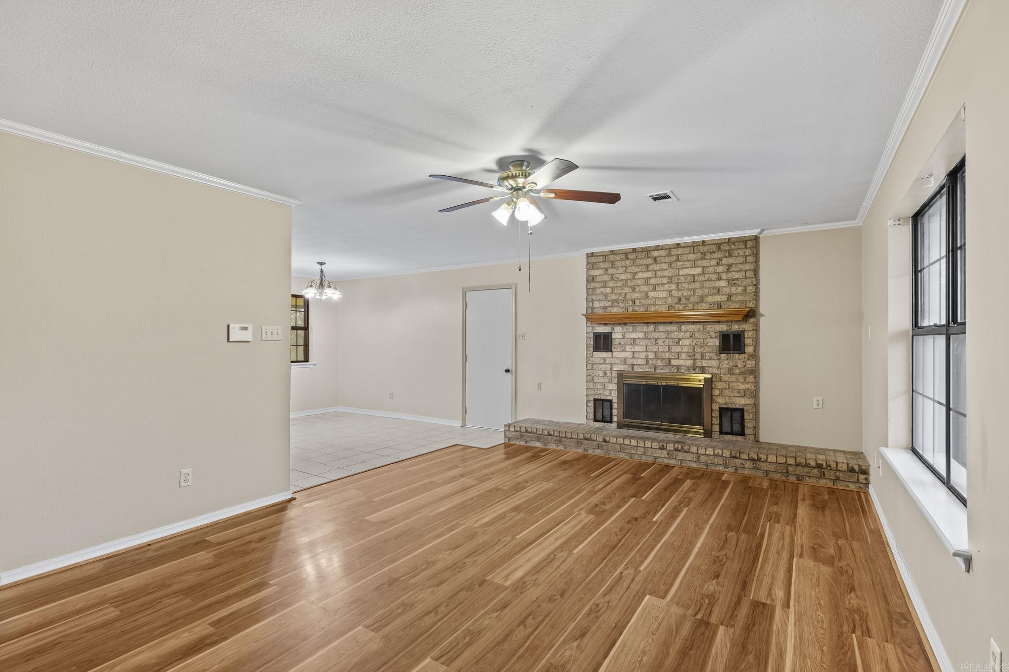 111 N Summit Dr