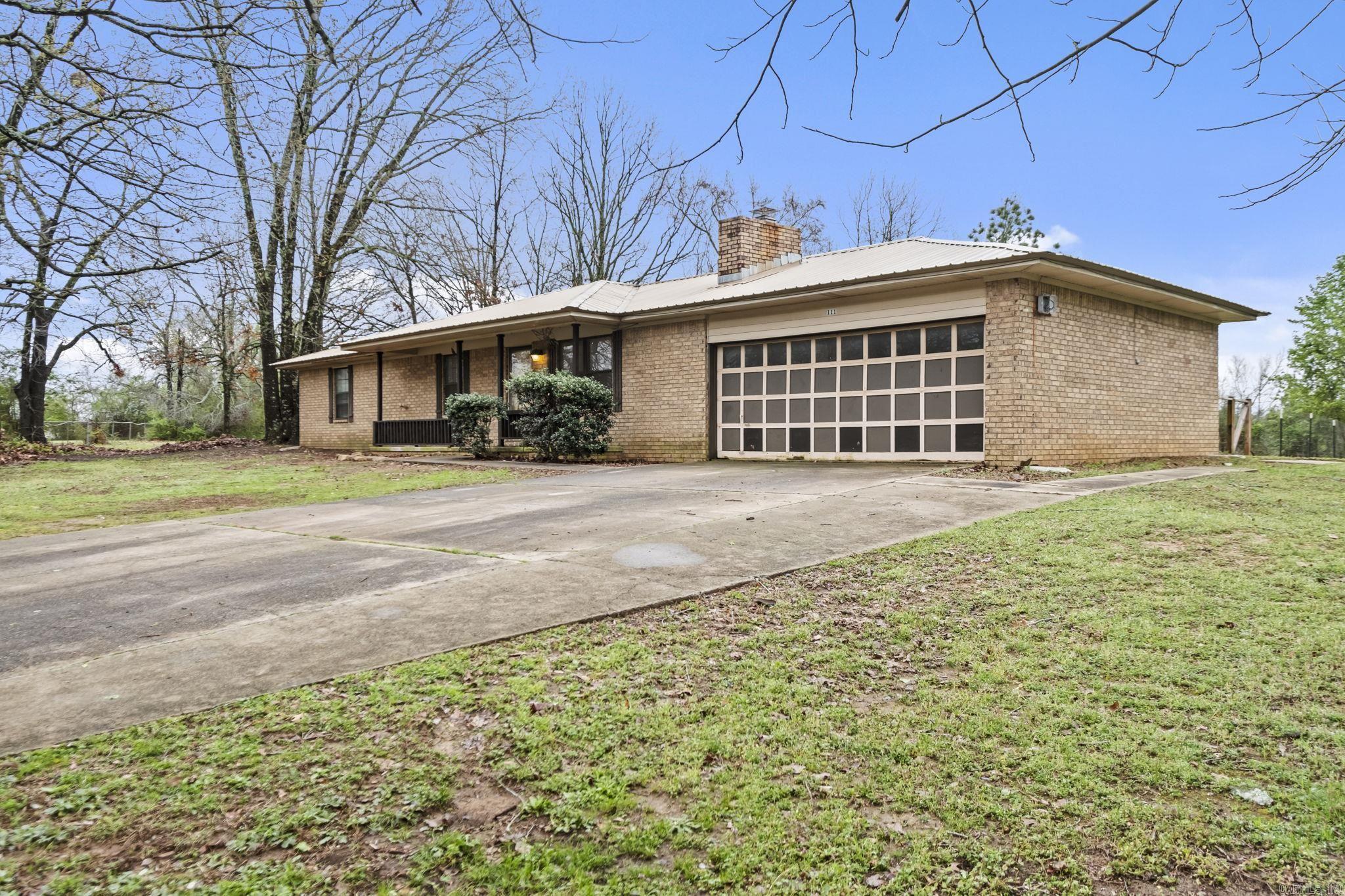 111 N Summit Dr