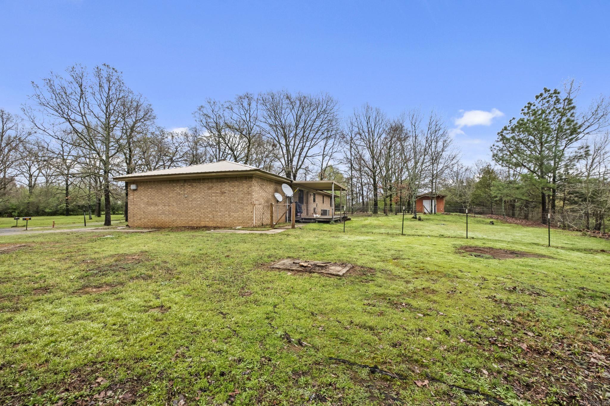 111 N Summit Dr