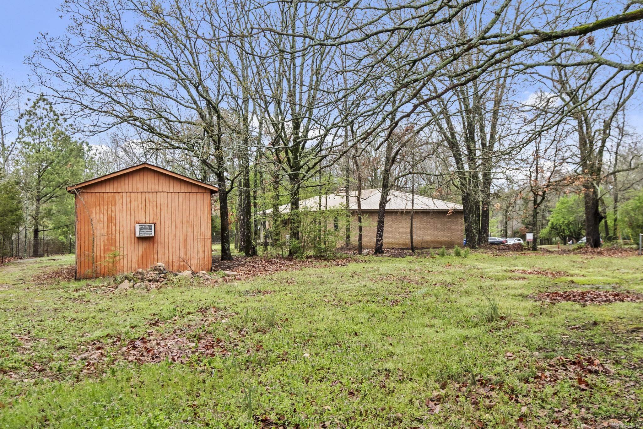111 N Summit Dr