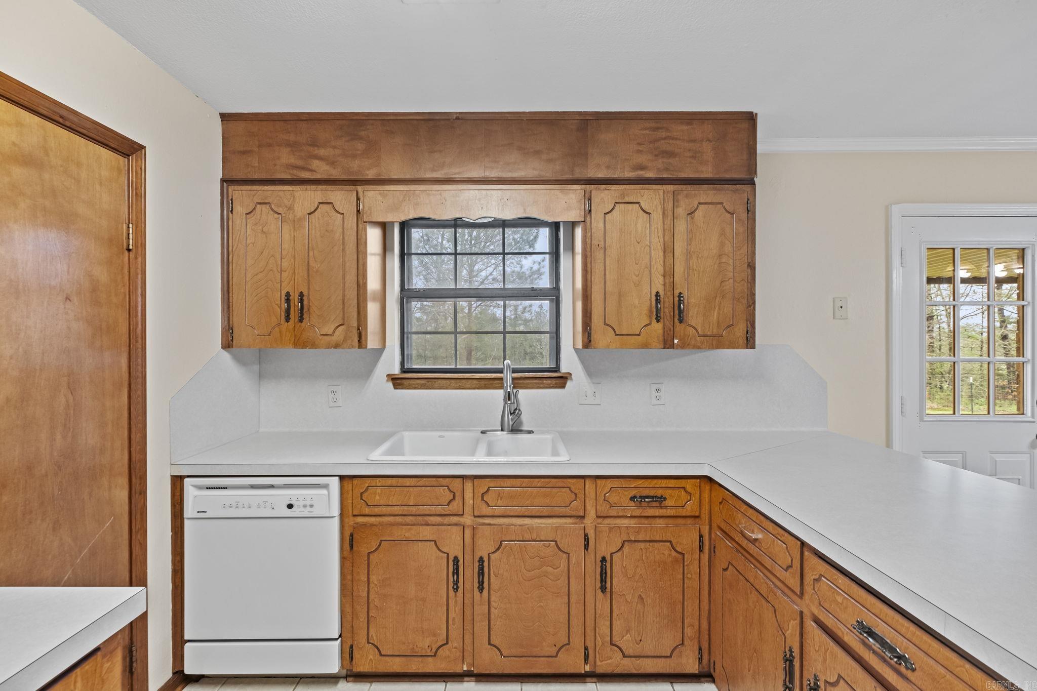 111 N Summit Dr