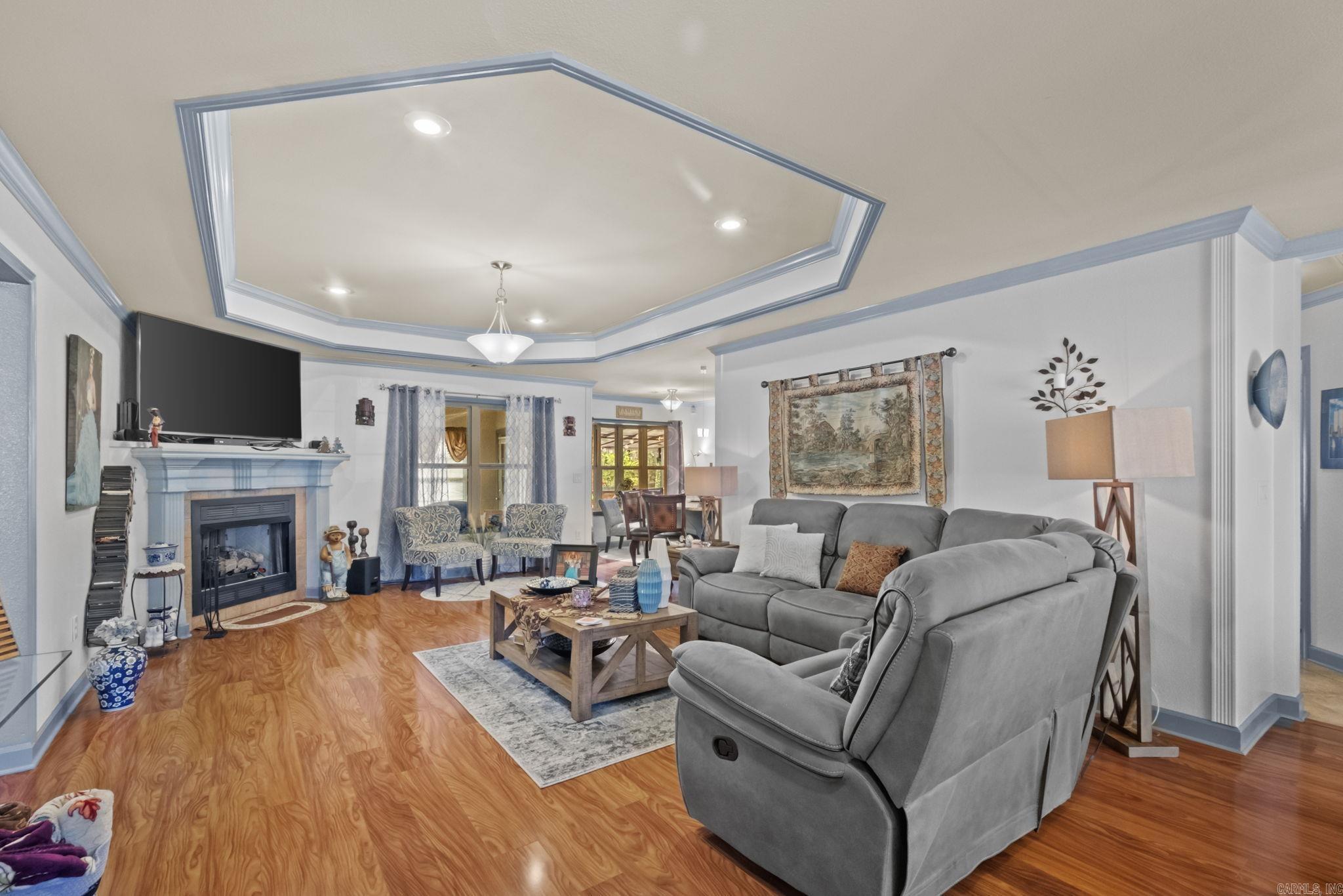 3024 Miracle Heights