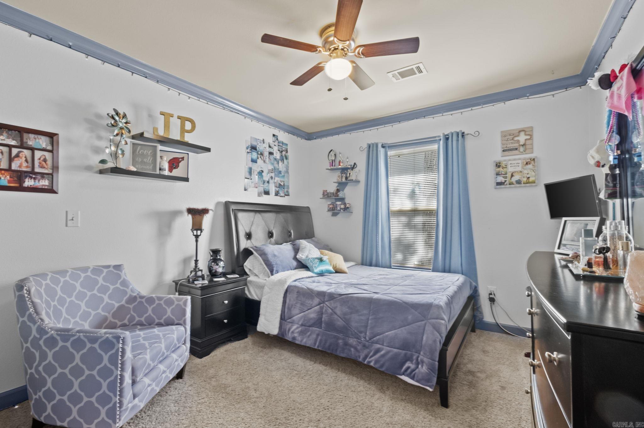 3024 Miracle Heights