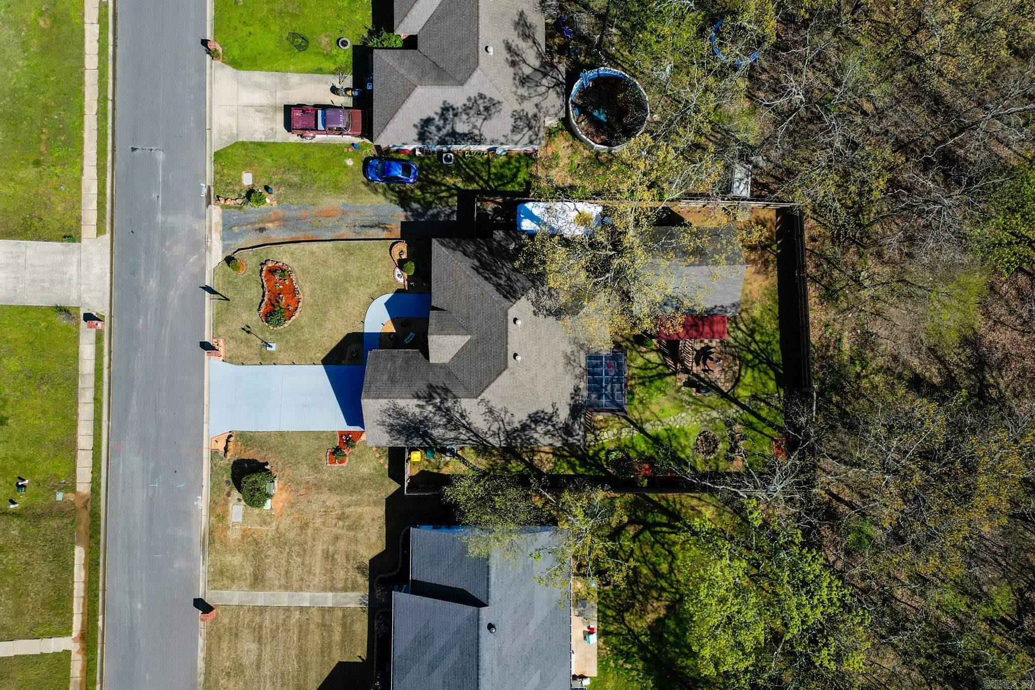 3024 Miracle Heights