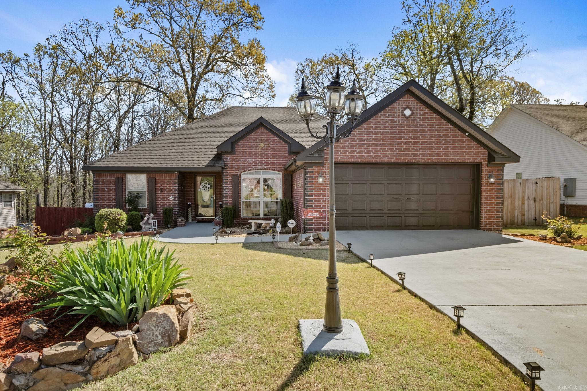 3024 Miracle Heights