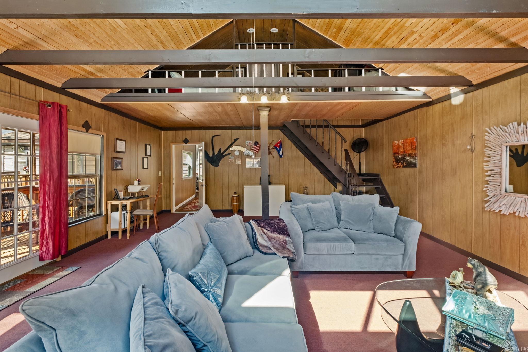 3024 Miracle Heights
