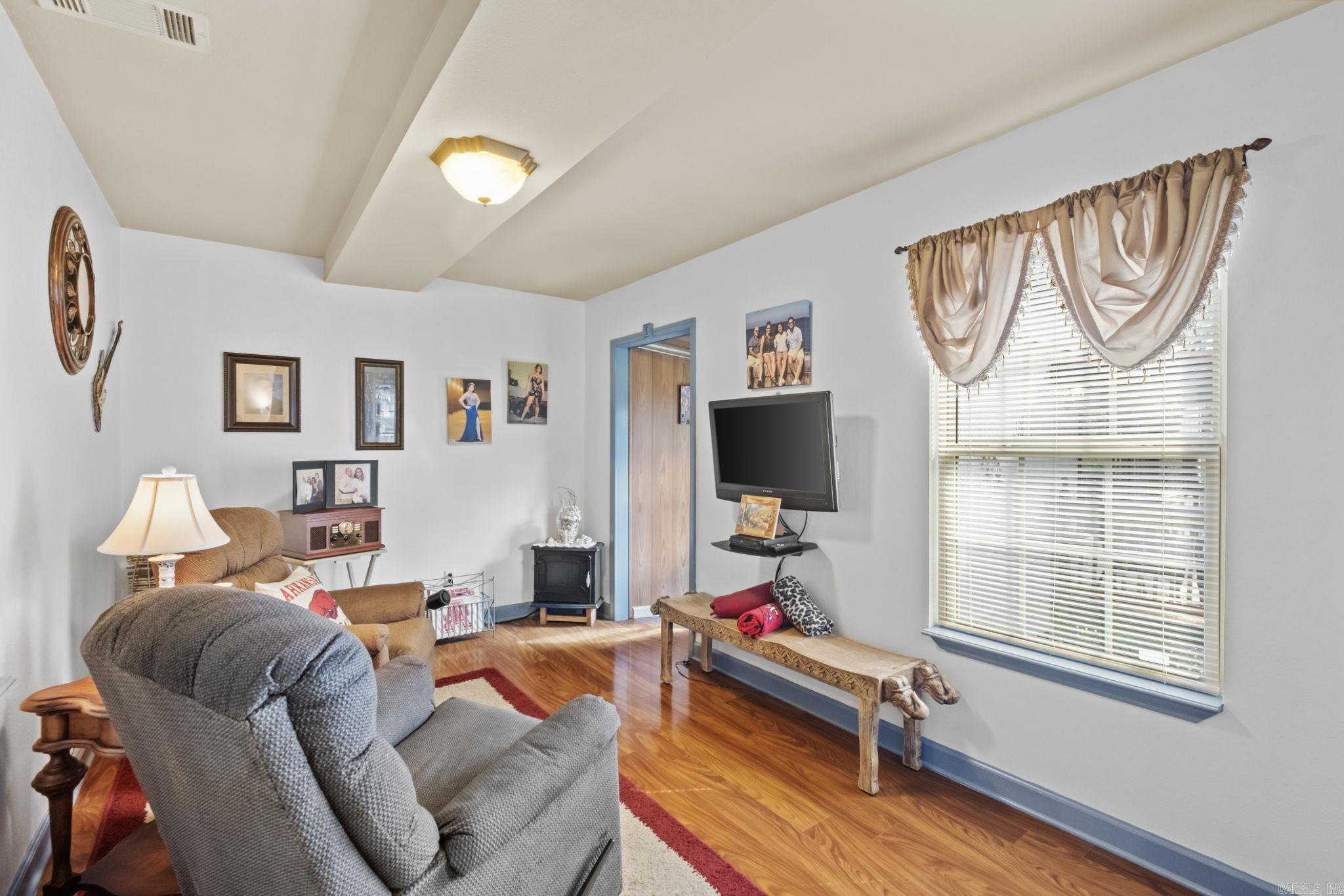 3024 Miracle Heights
