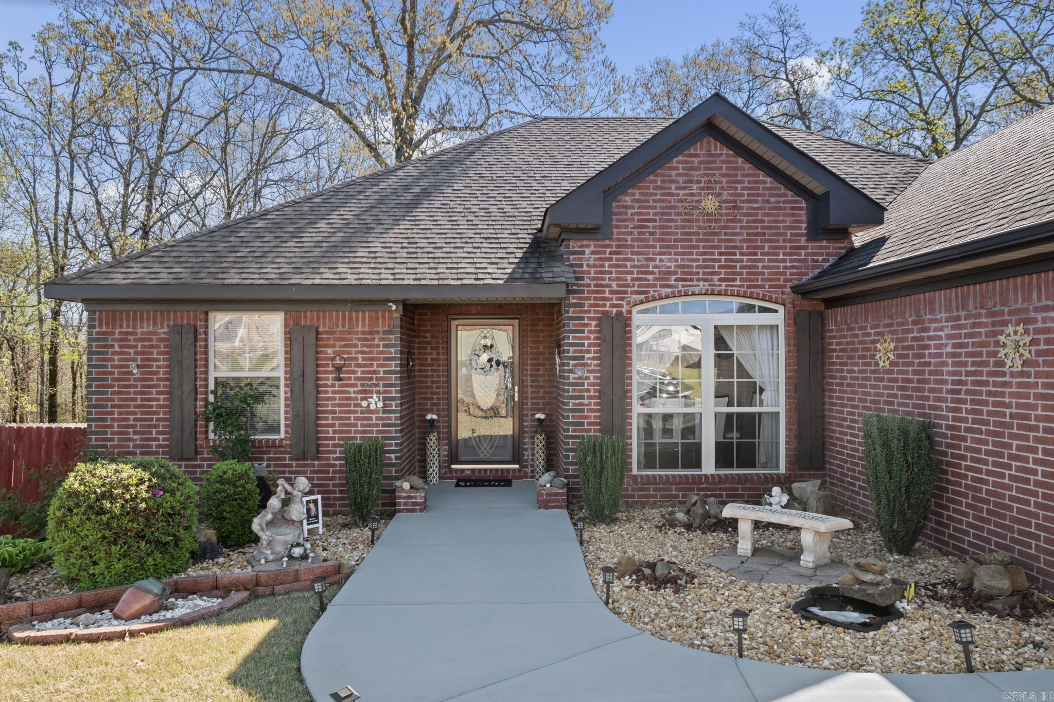 3024 Miracle Heights