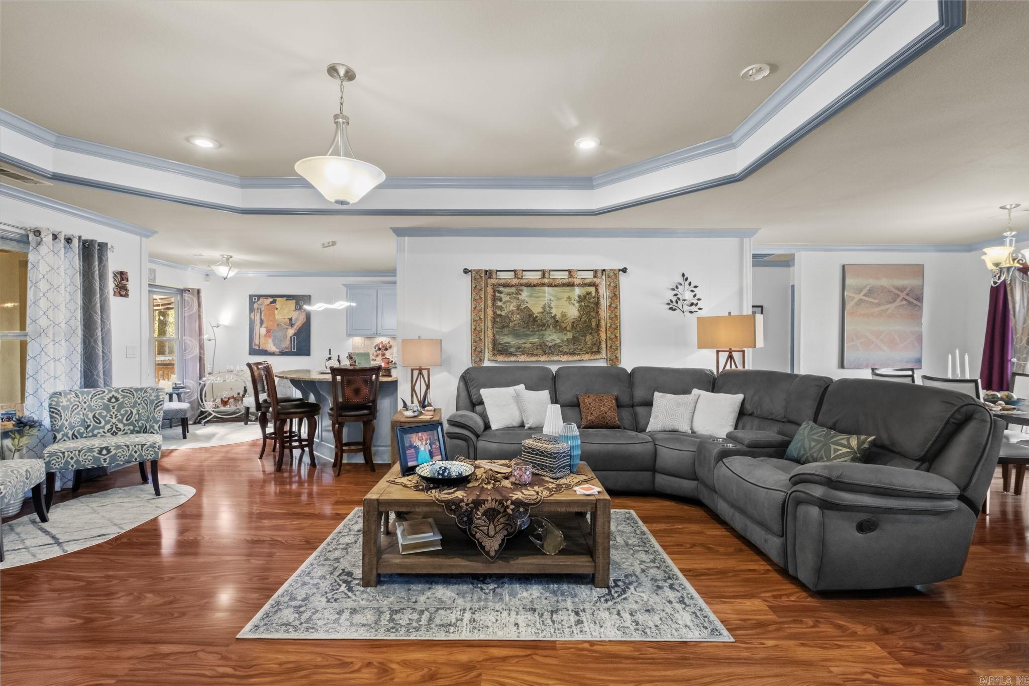 3024 Miracle Heights