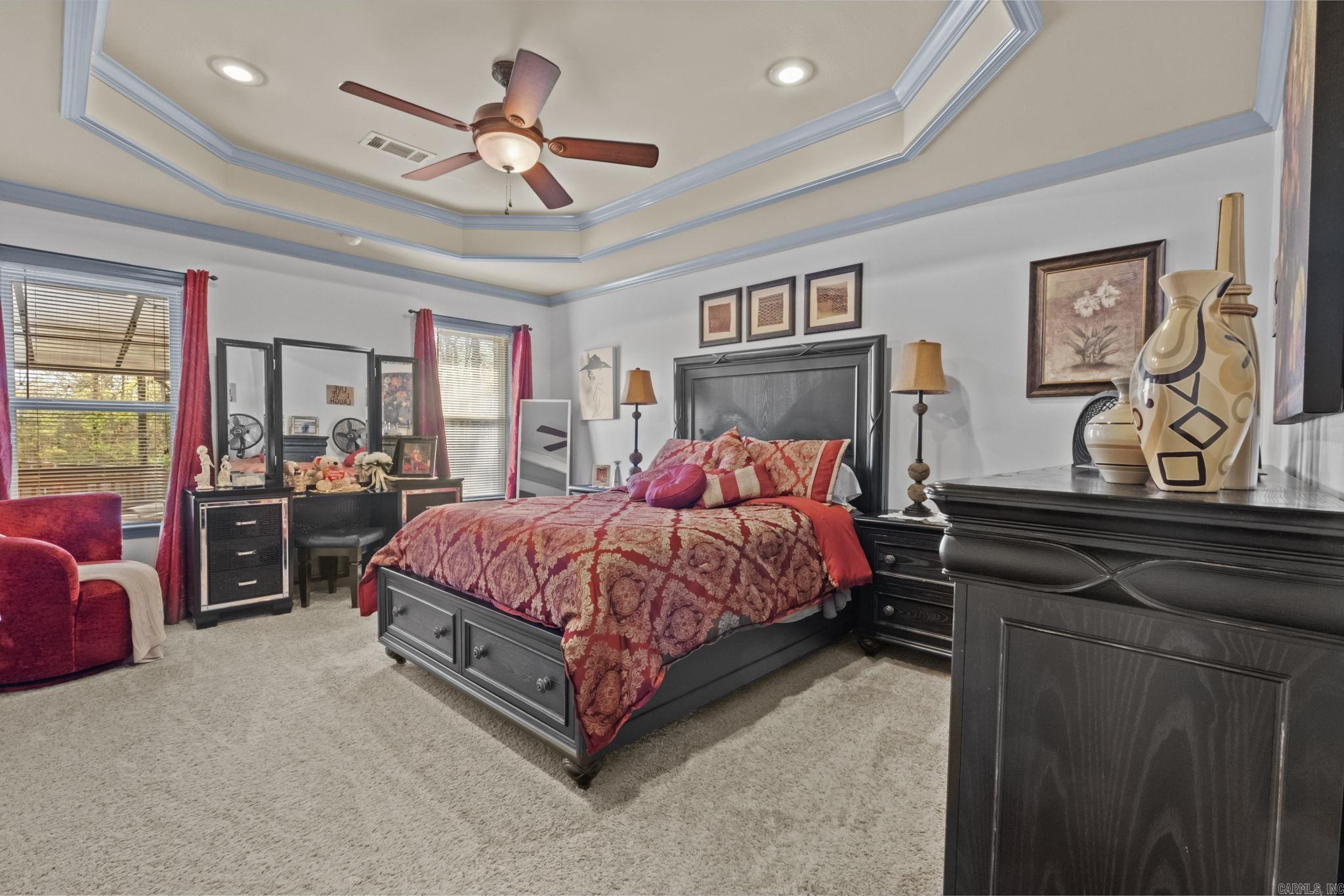 3024 Miracle Heights