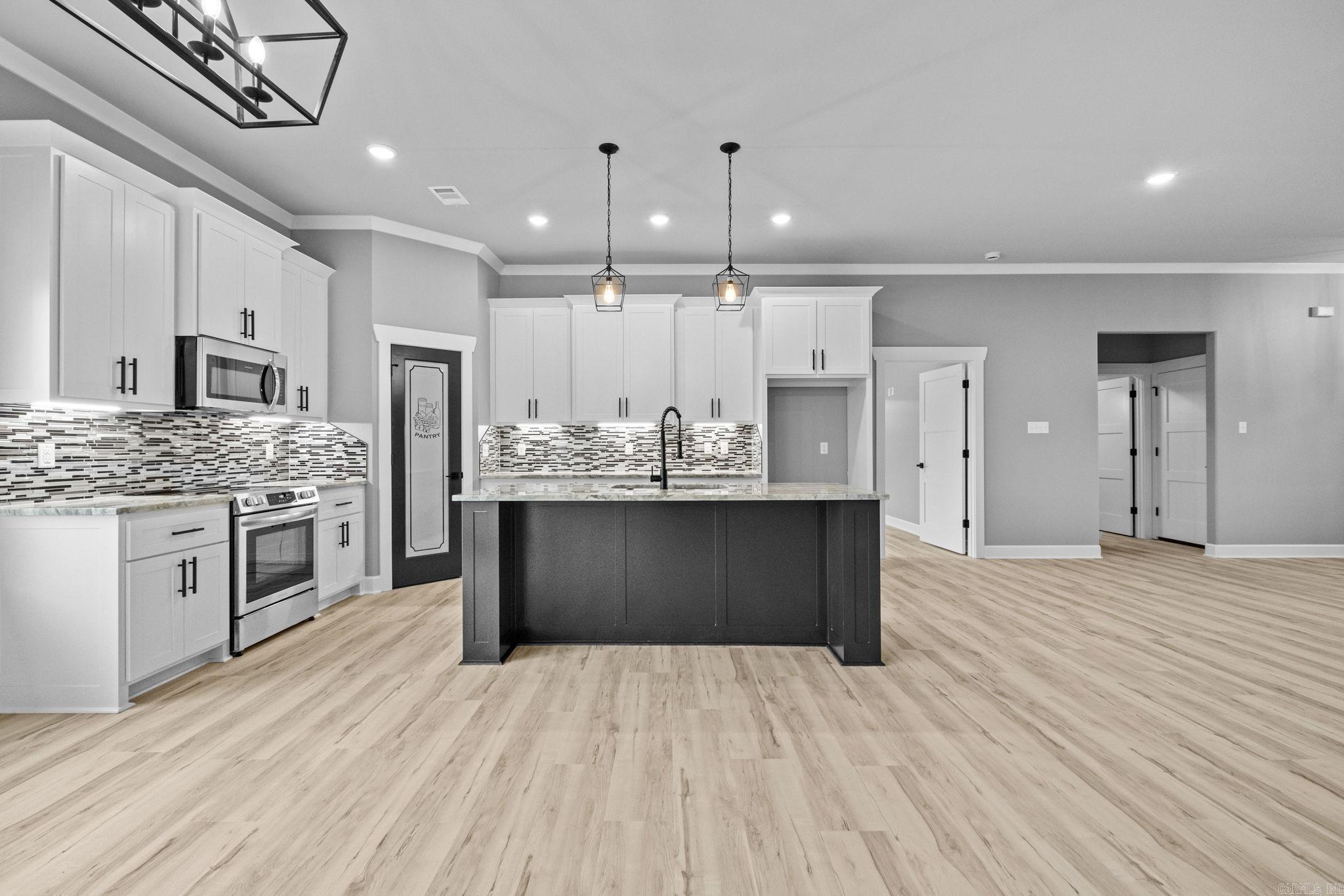 2316 Lakewood Circle