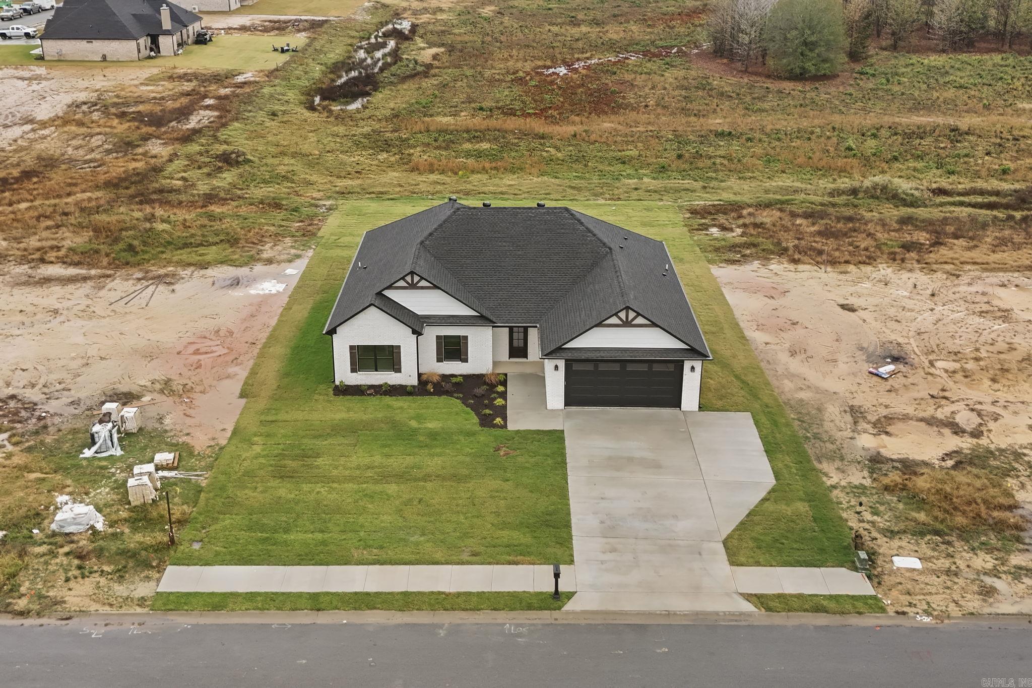 2316 Lakewood Circle