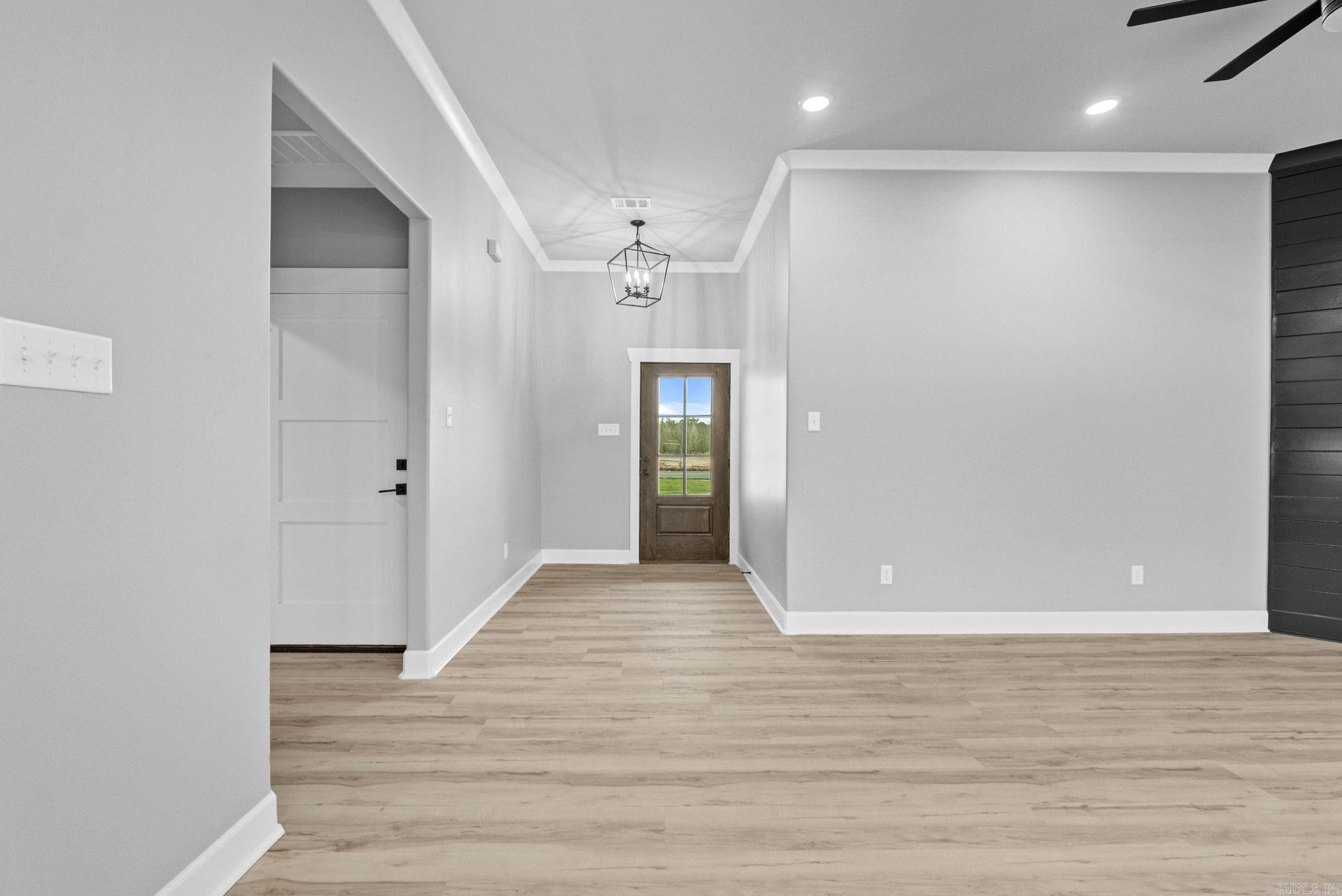 2316 Lakewood Circle