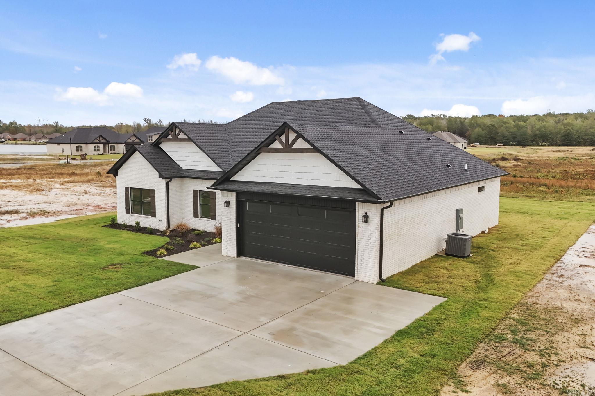 2316 Lakewood Circle