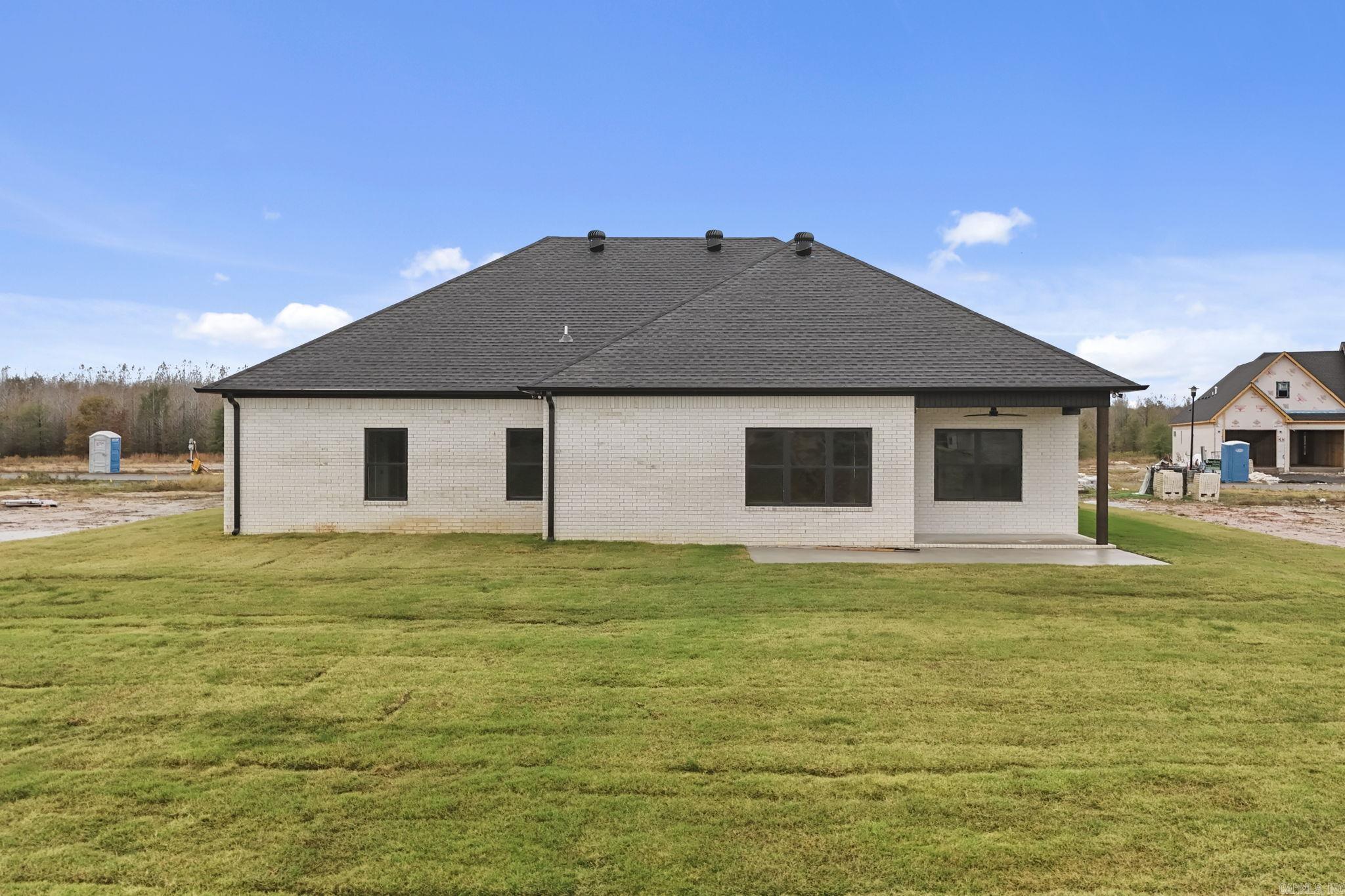 2316 Lakewood Circle