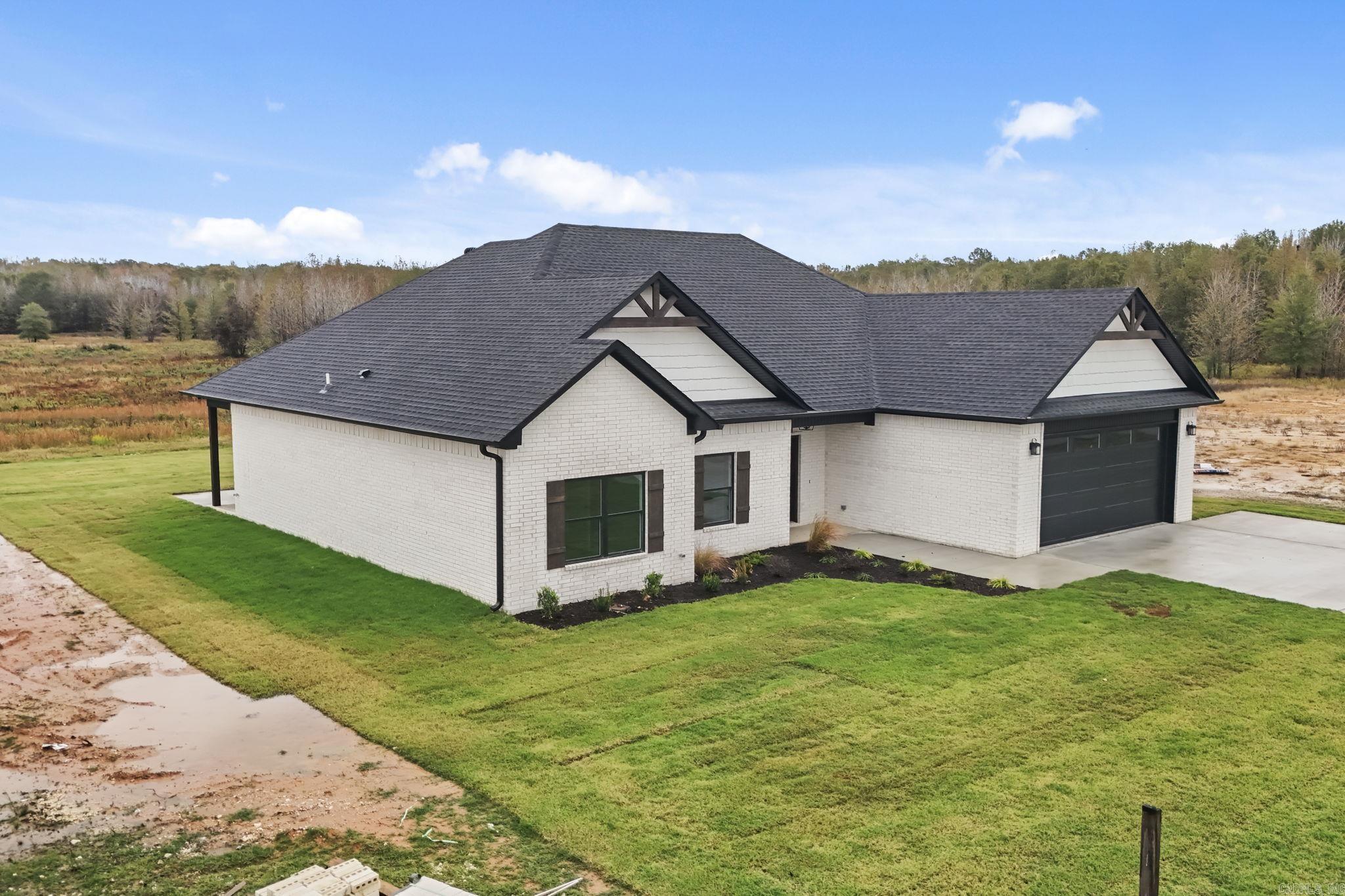 2316 Lakewood Circle