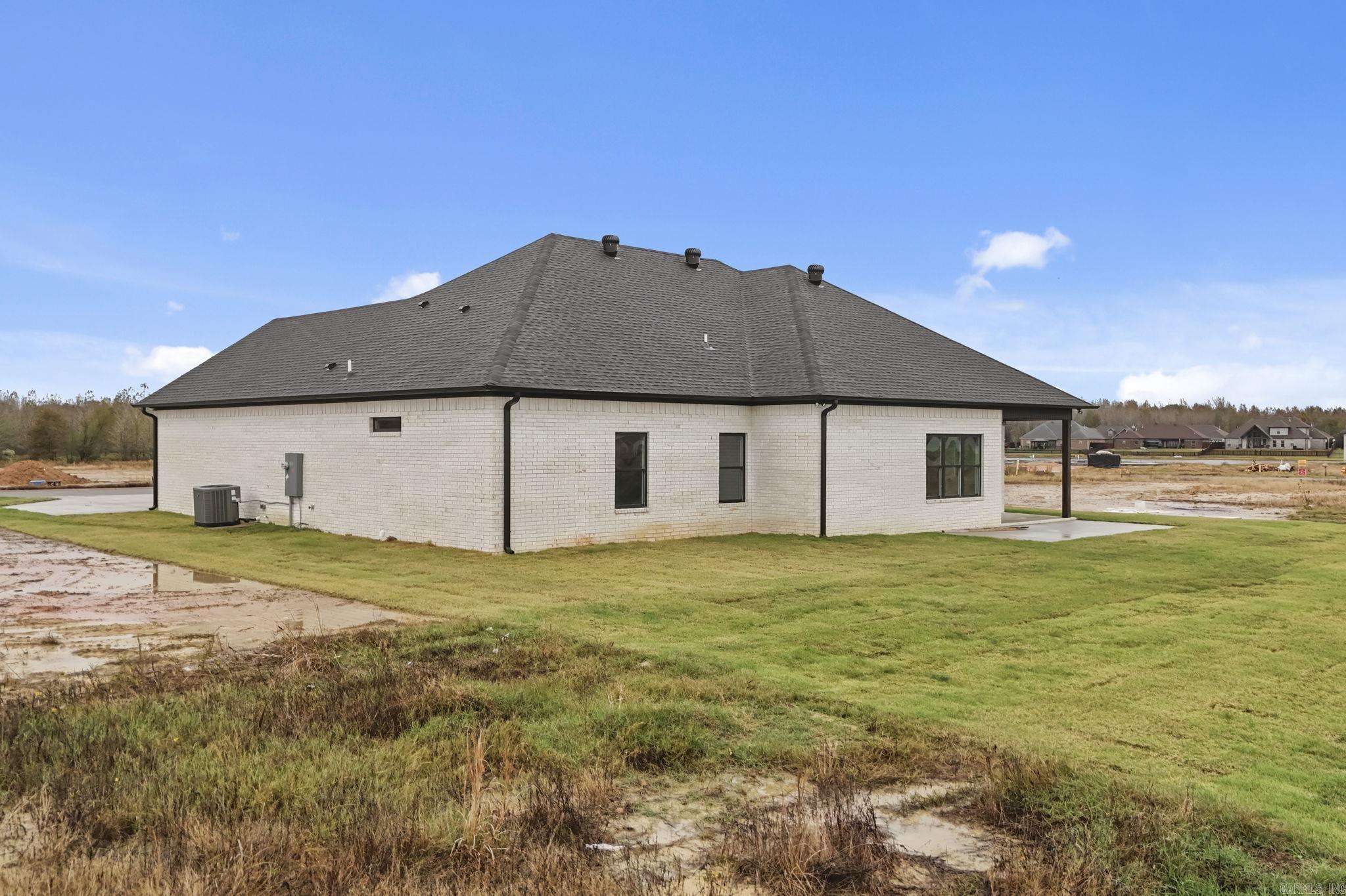 2316 Lakewood Circle