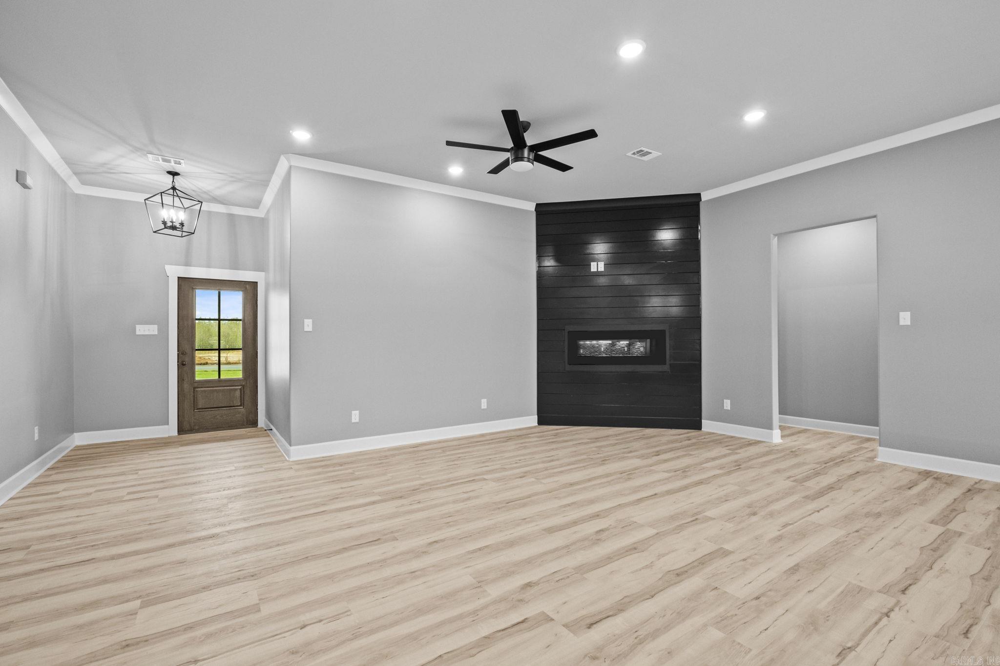 2316 Lakewood Circle