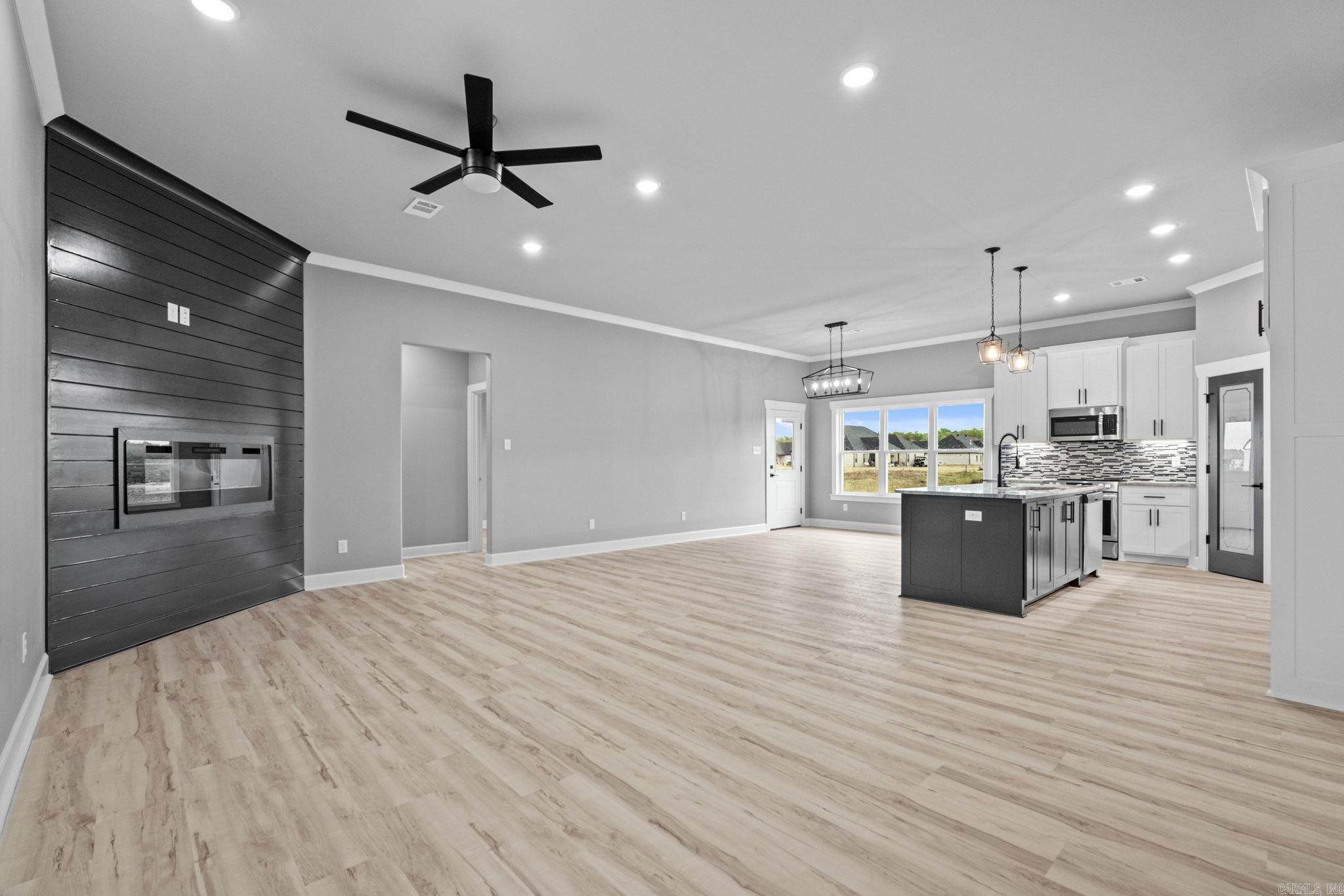 2316 Lakewood Circle