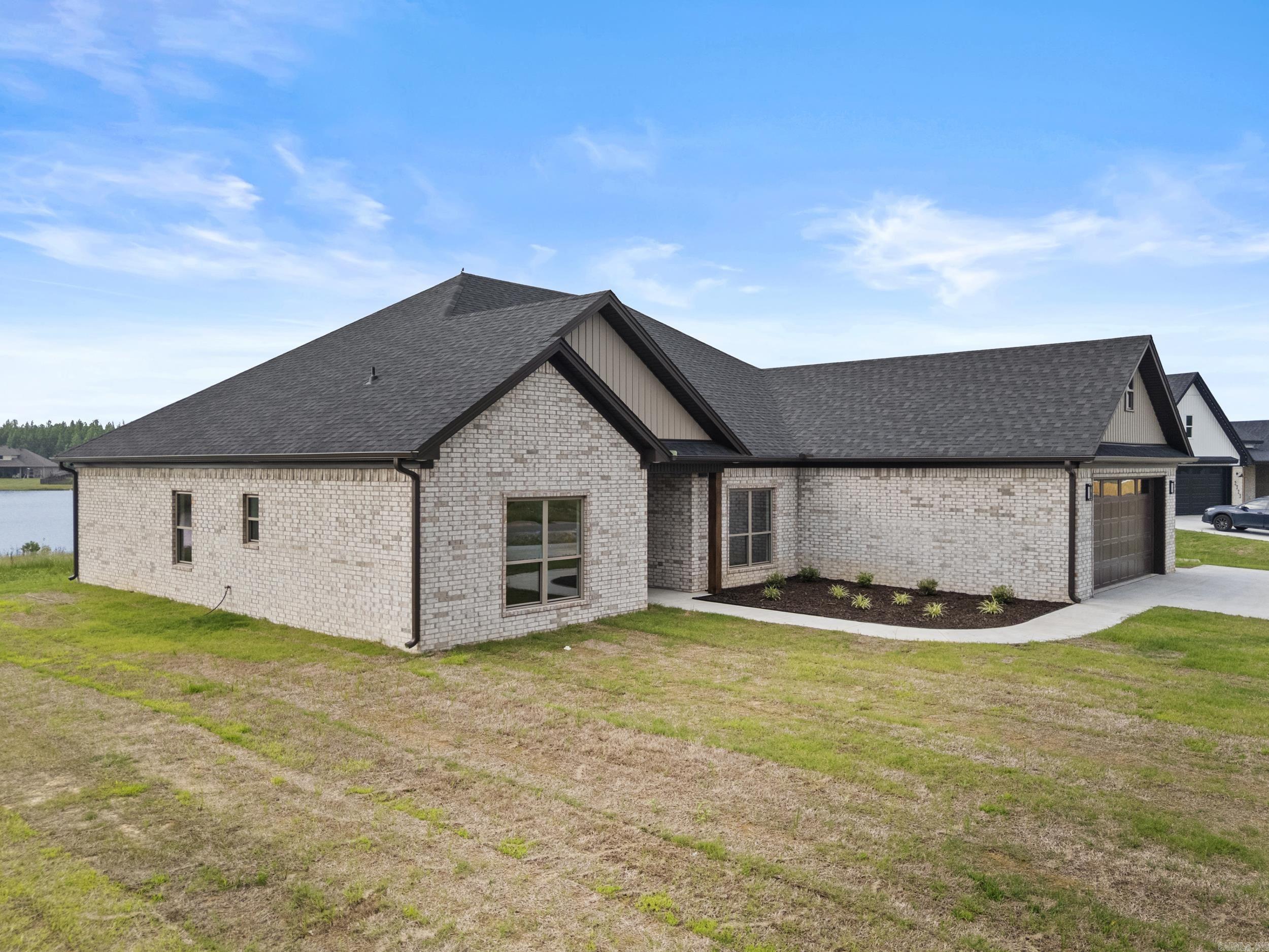 2321 Lakewood Circle