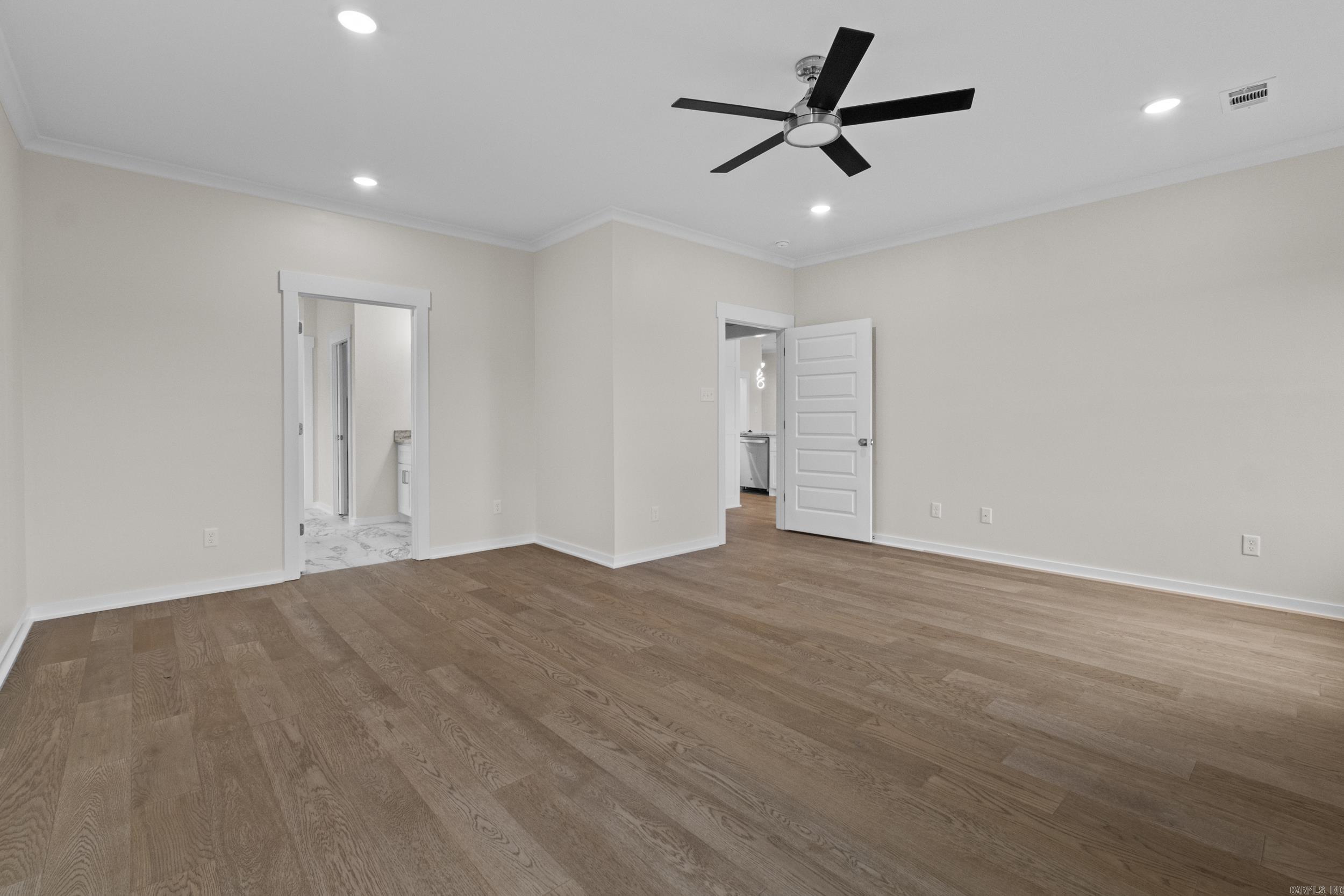 2321 Lakewood Circle