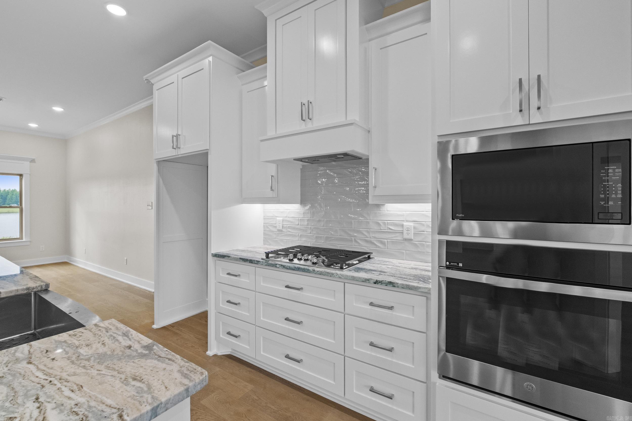 2321 Lakewood Circle