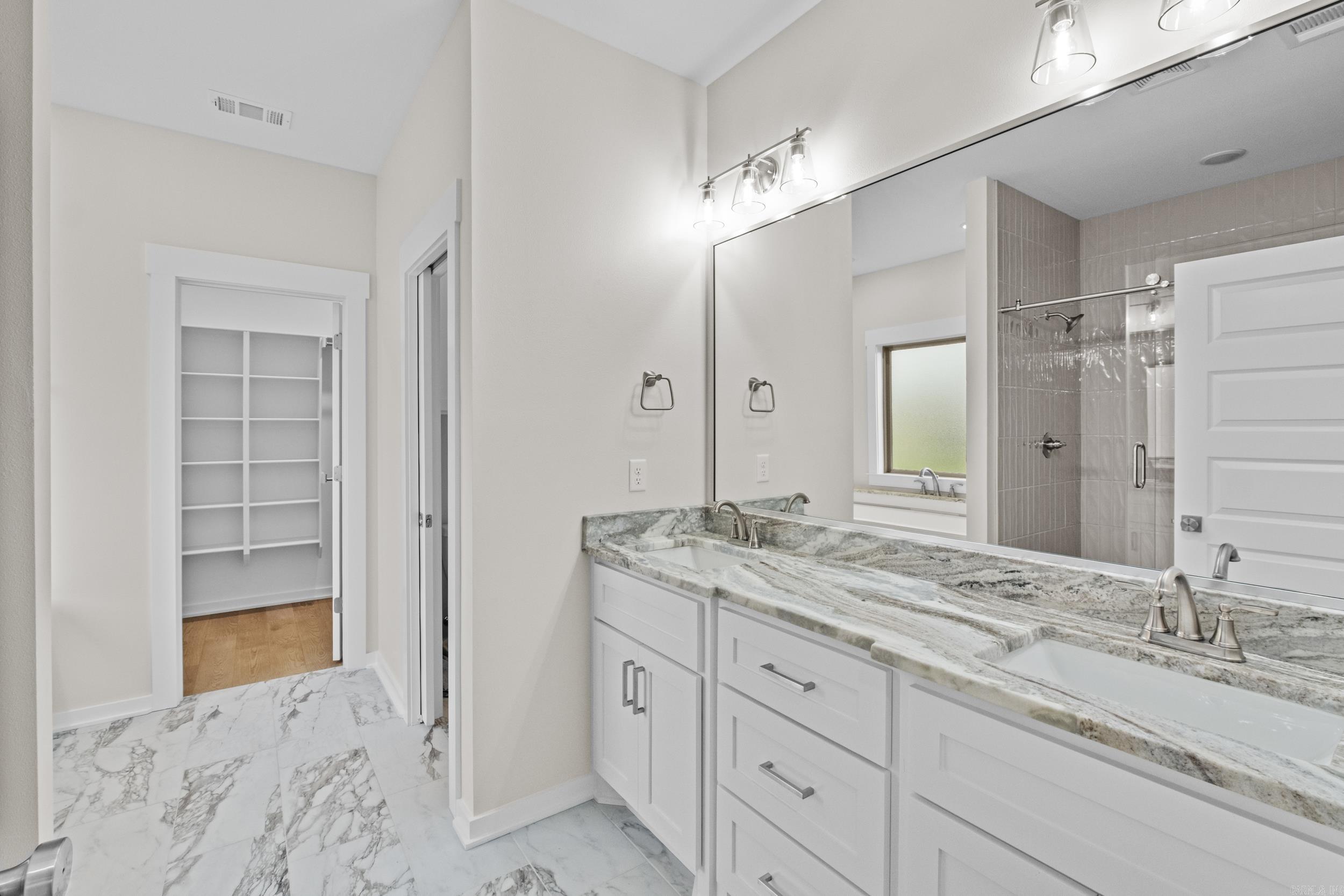 2321 Lakewood Circle