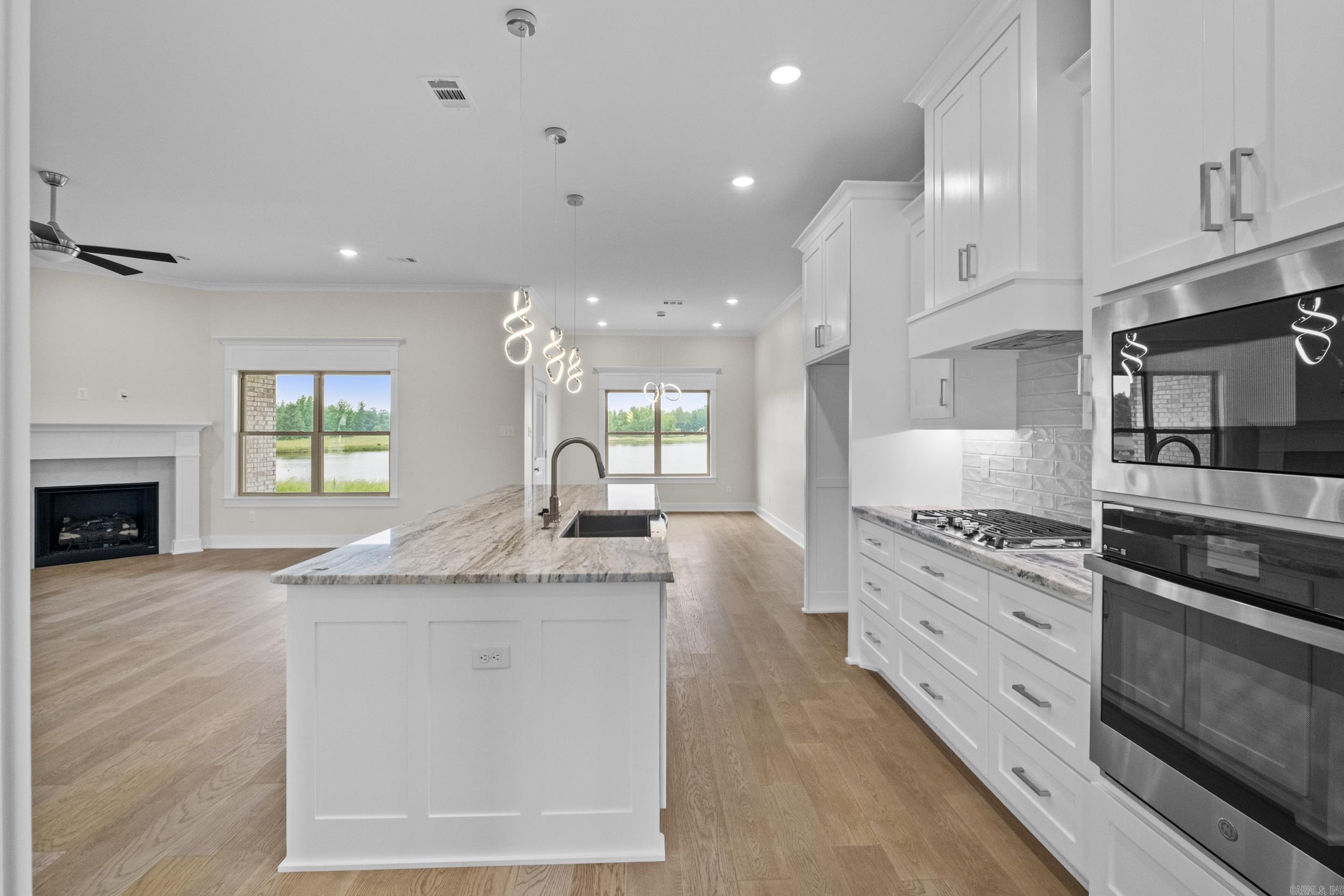 2321 Lakewood Circle