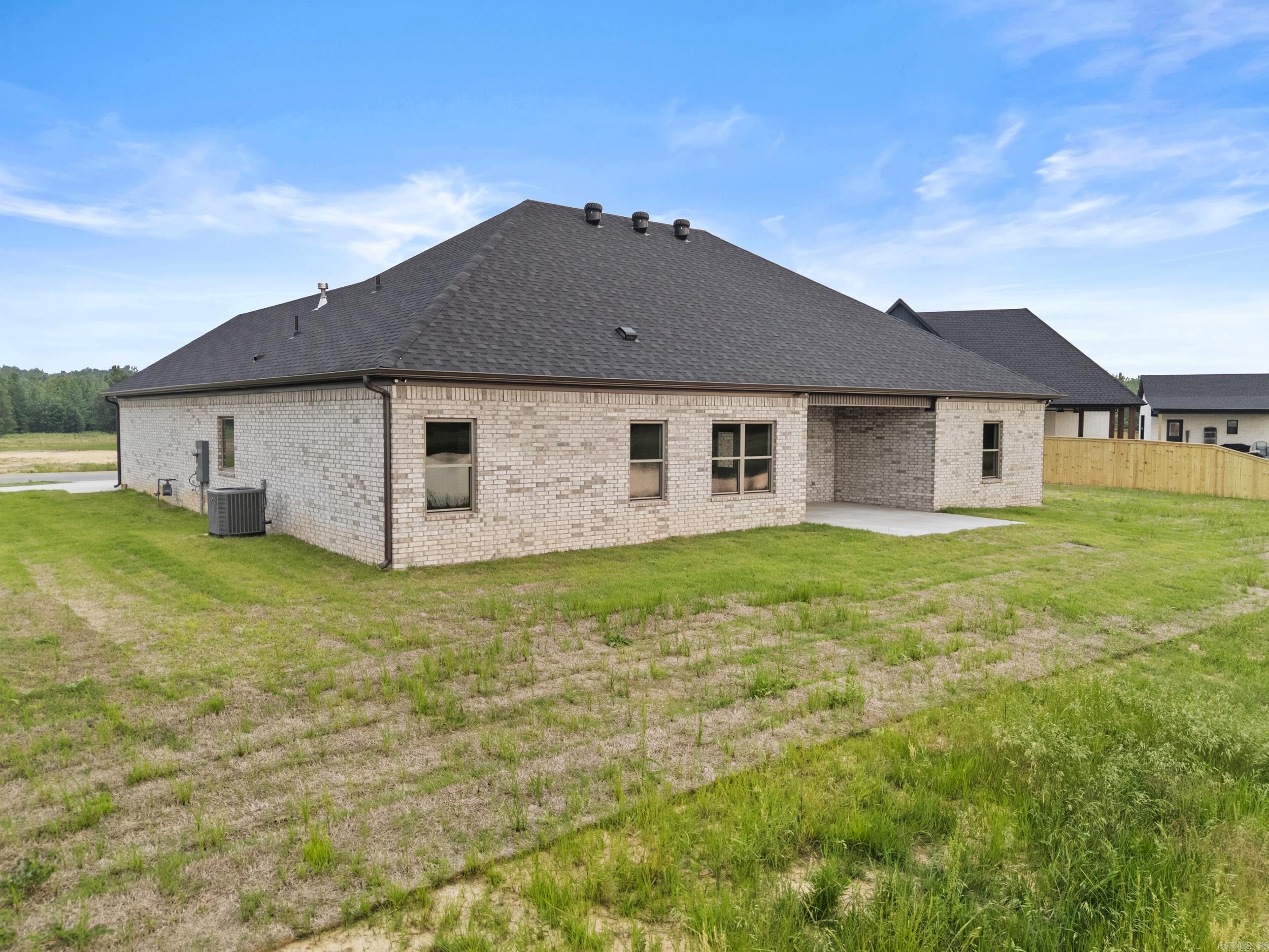 2321 Lakewood Circle