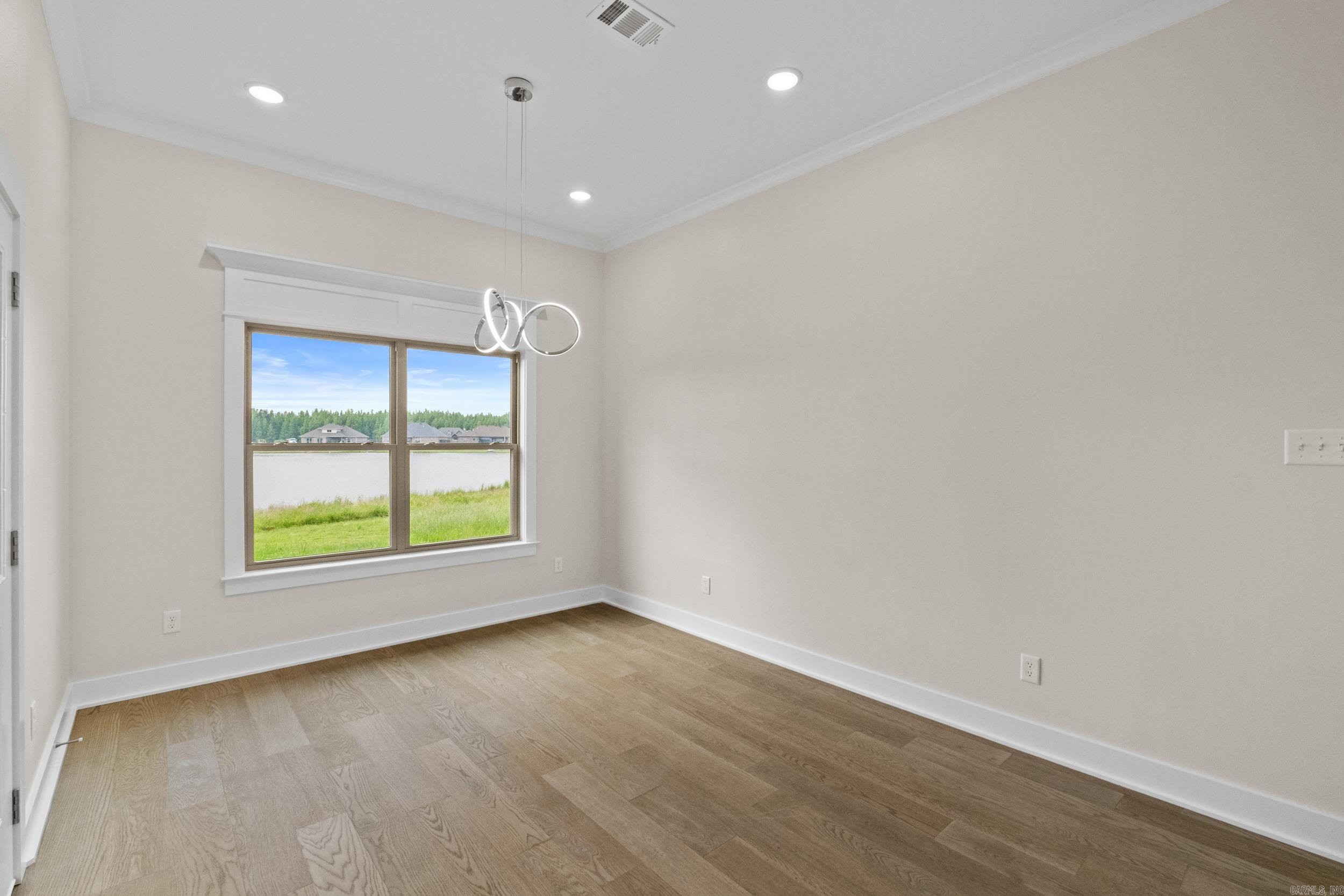 2321 Lakewood Circle