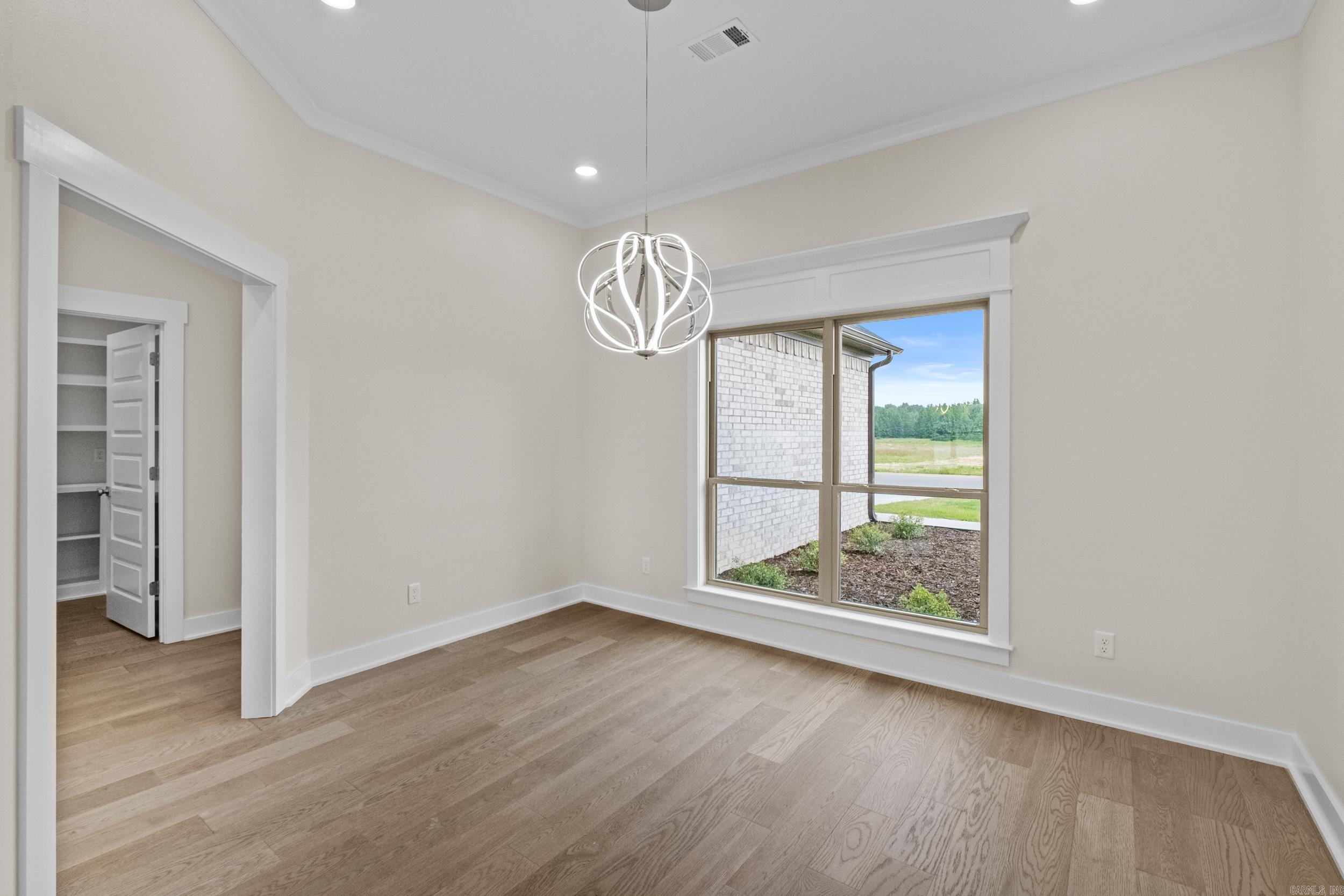 2321 Lakewood Circle