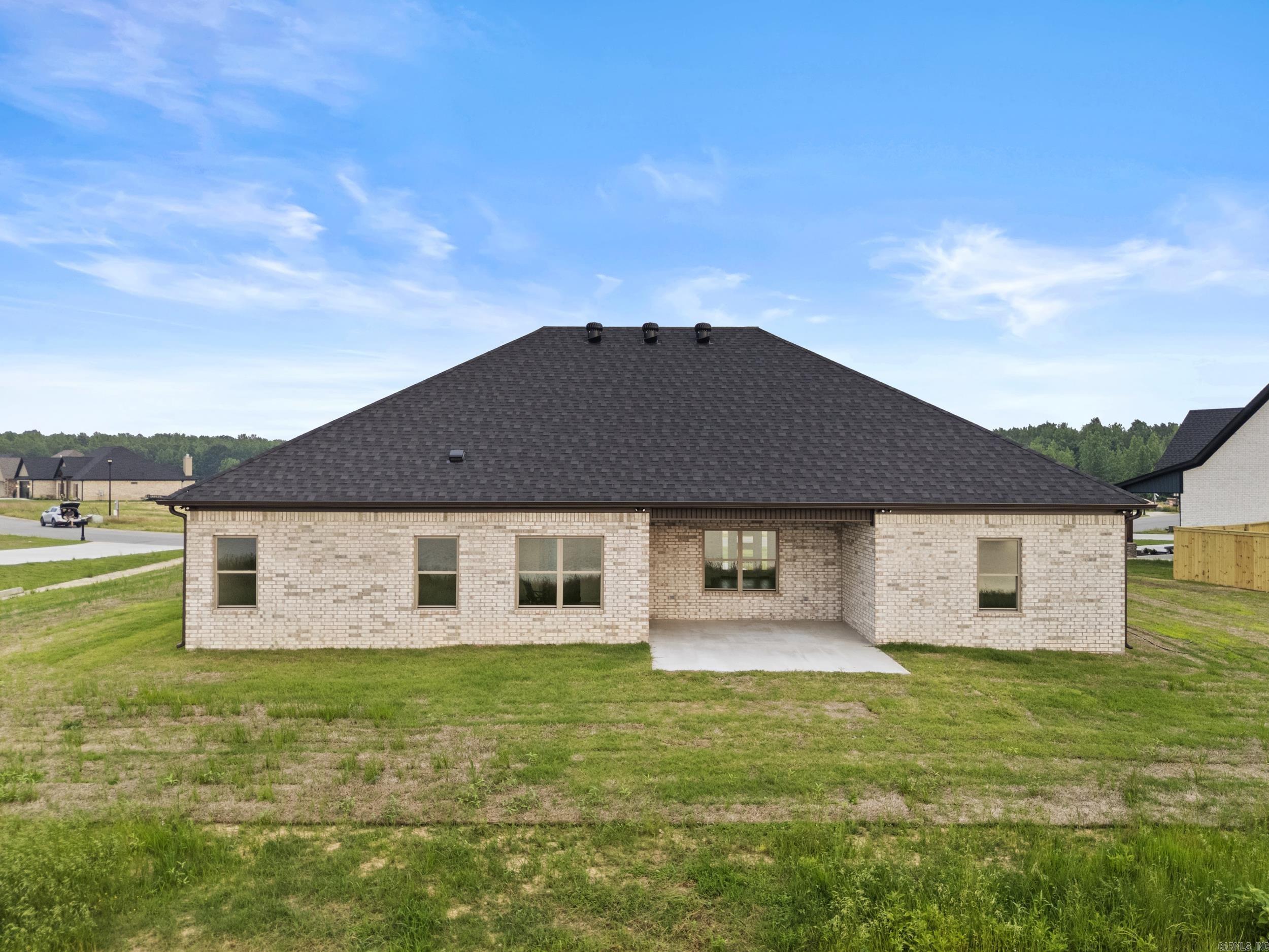2321 Lakewood Circle