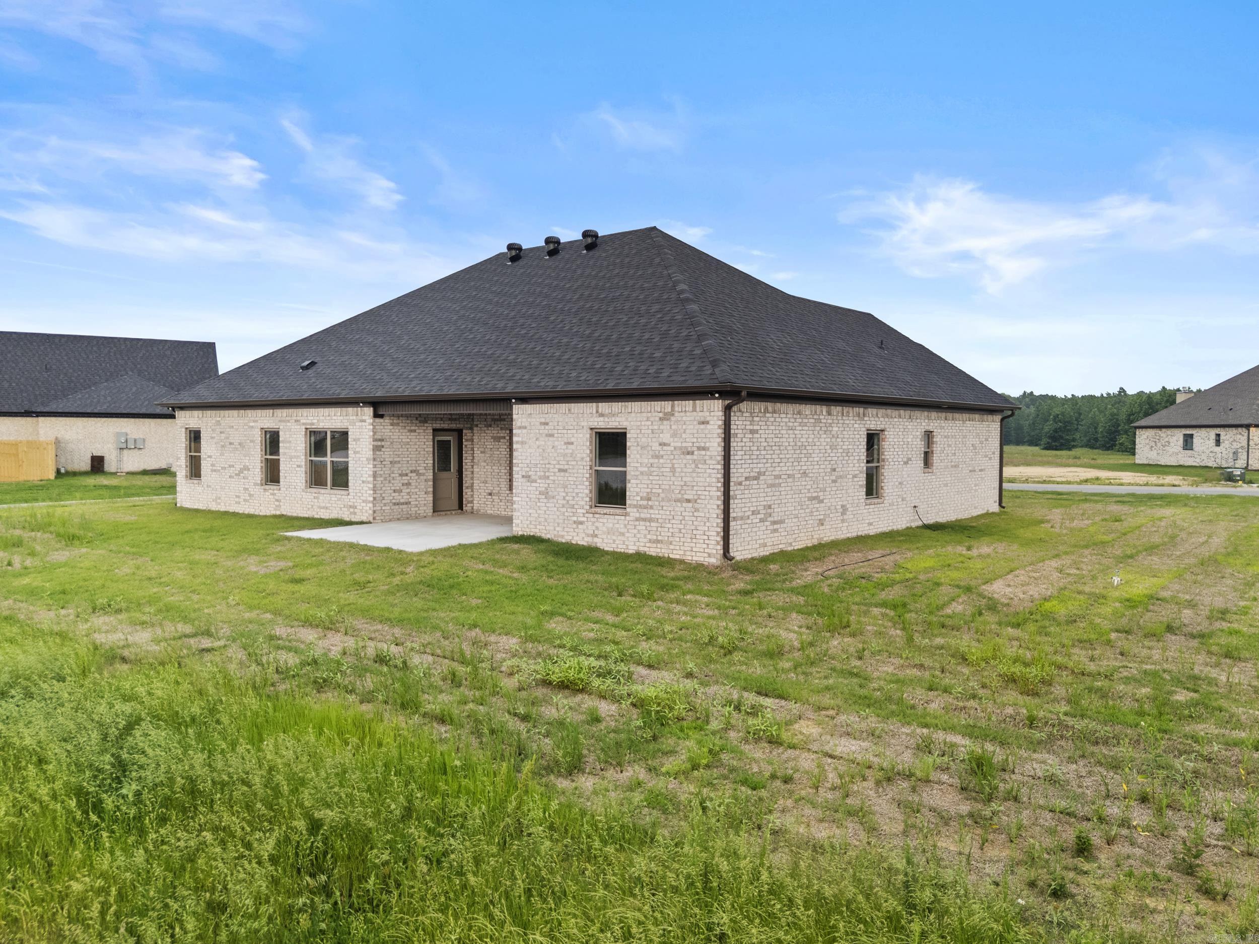 2321 Lakewood Circle