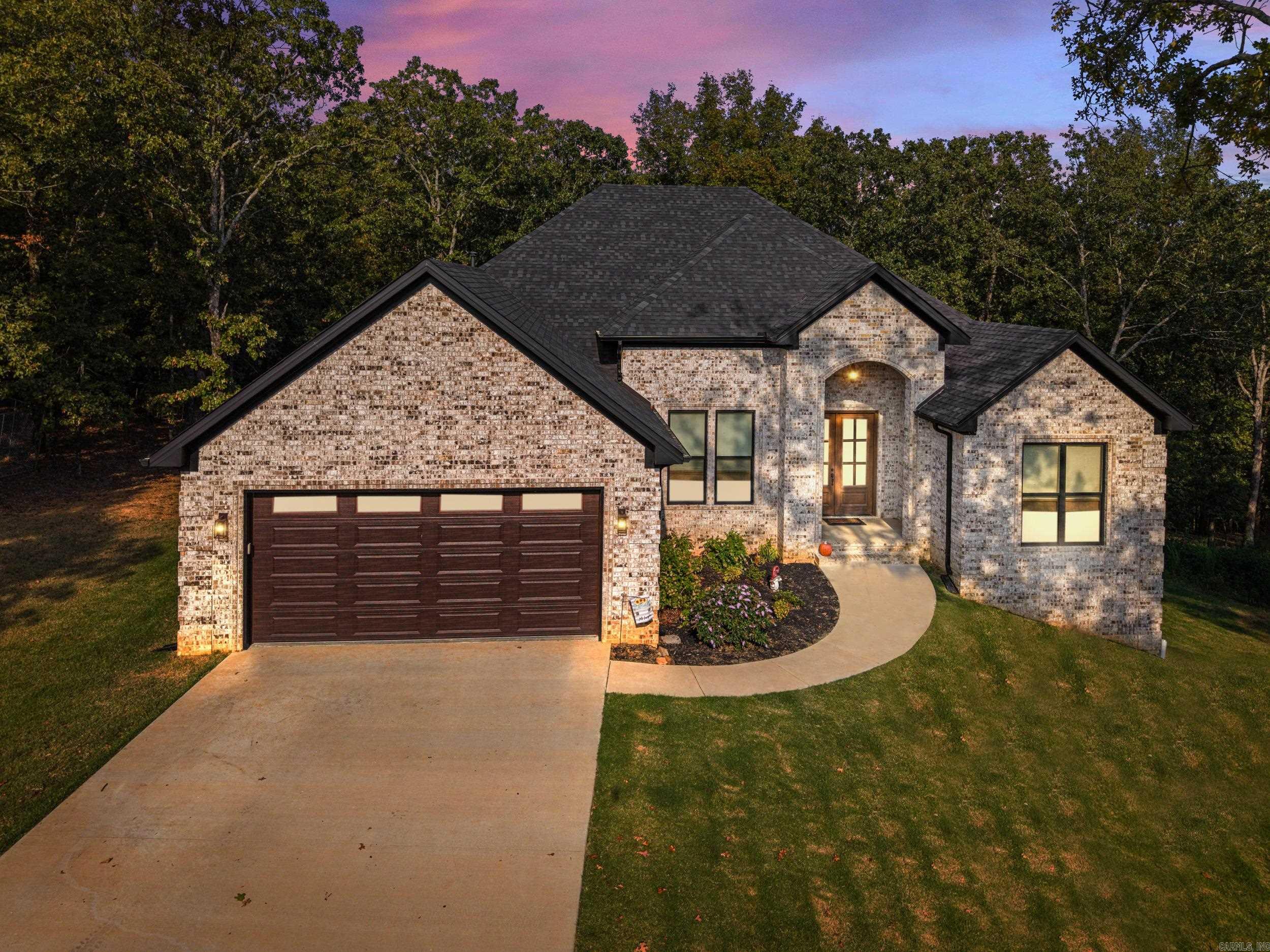 595 Willow Lake