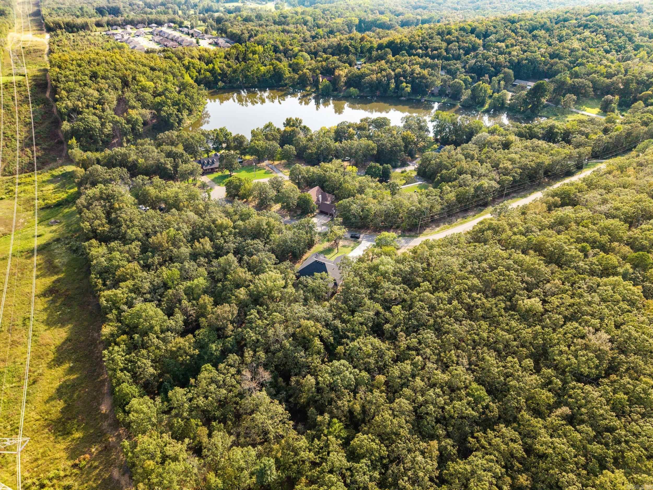 595 Willow Lake