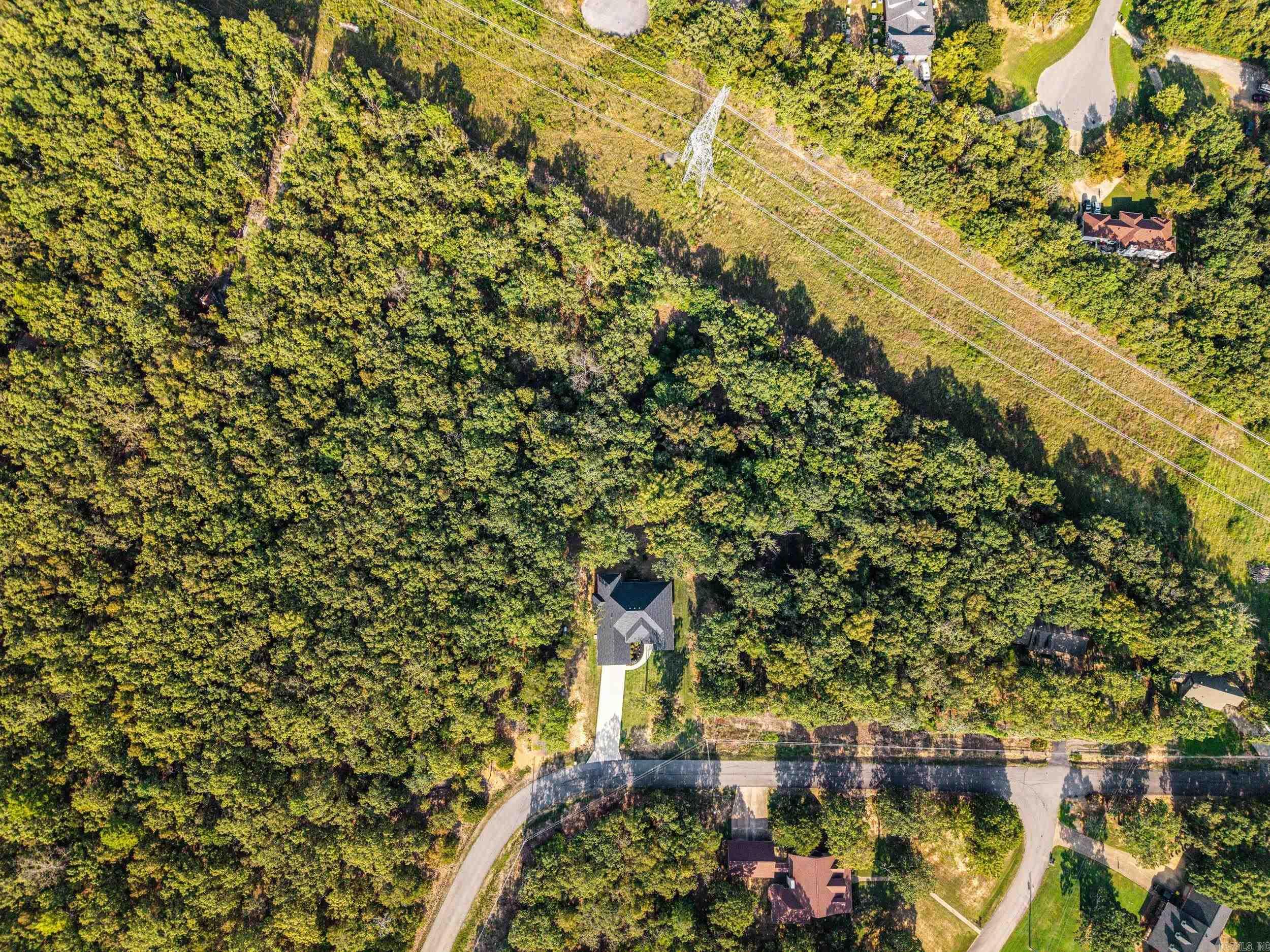 595 Willow Lake