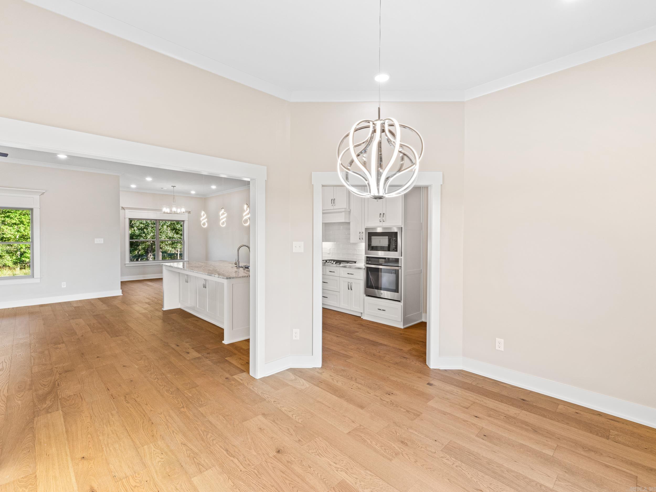 2344 Lakewood Circle