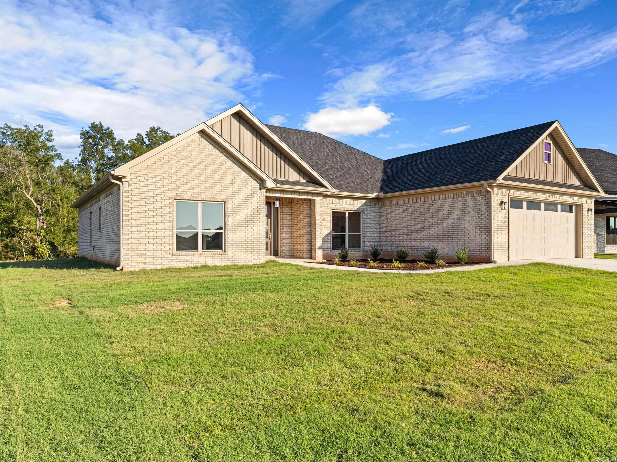 2344 Lakewood Circle