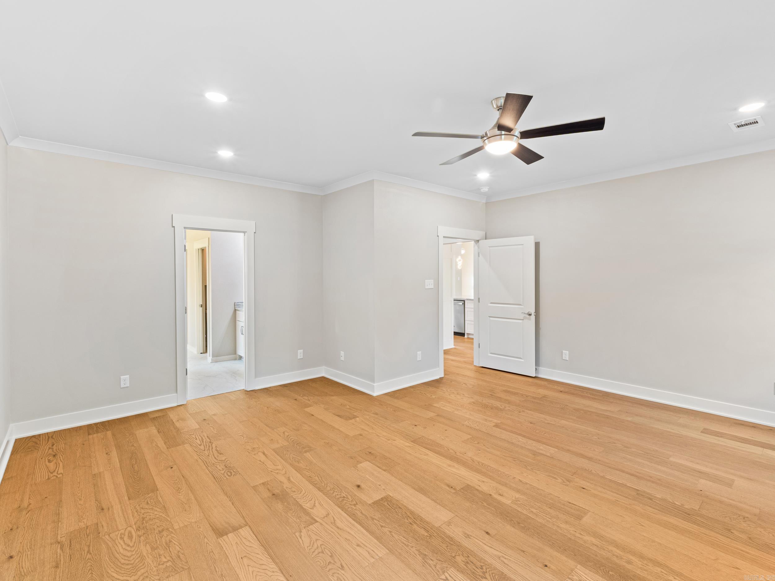 2344 Lakewood Circle